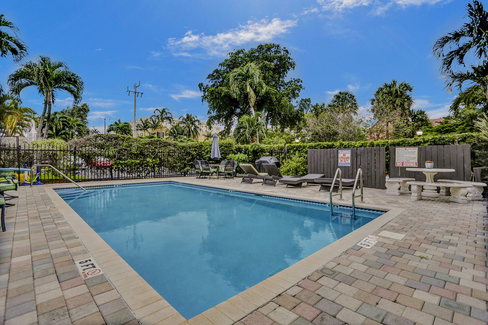 600 NE 7TH #8, Fort Lauderdale FL 33304