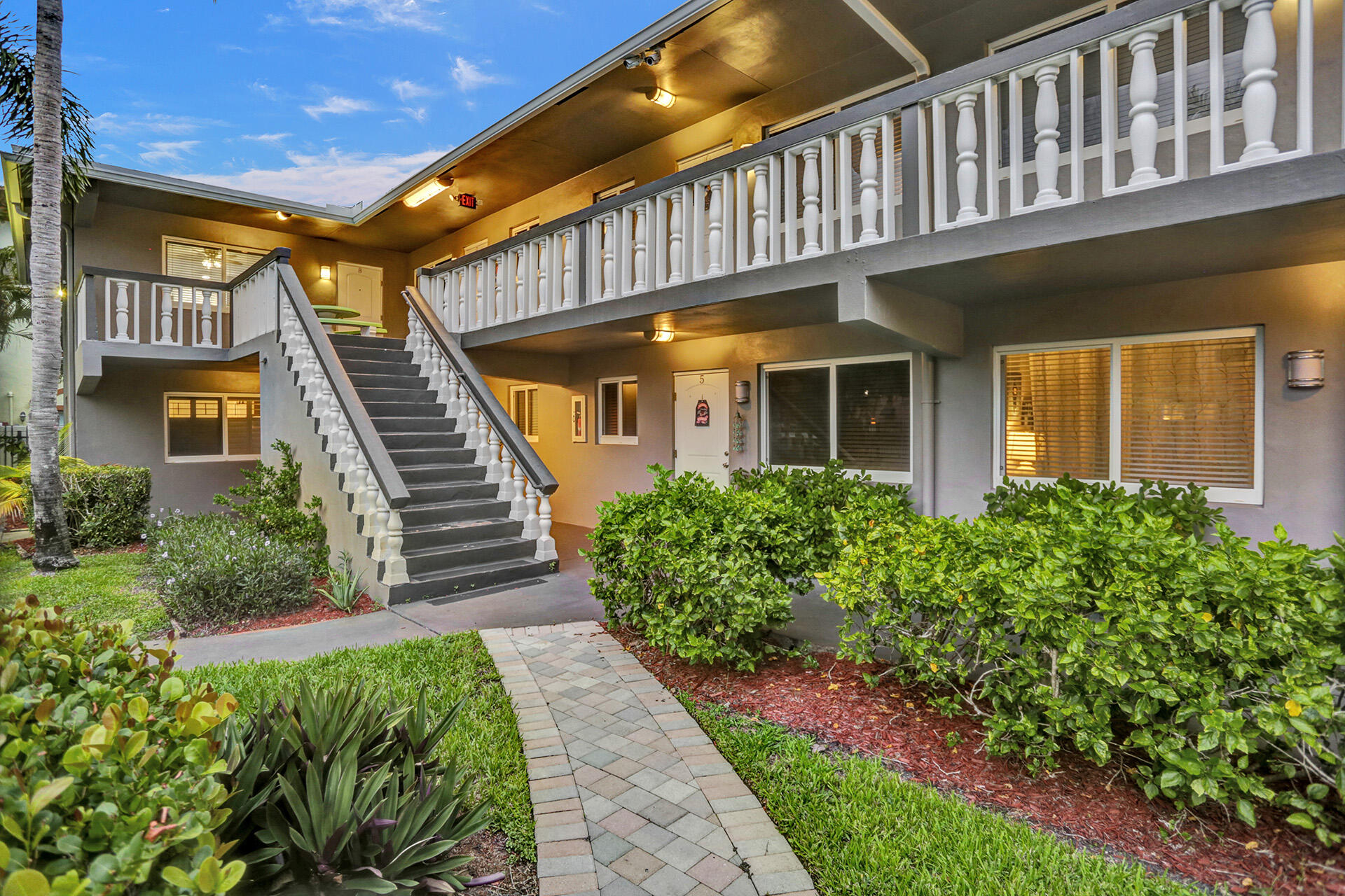 600 NE 7TH #8, Fort Lauderdale FL 33304