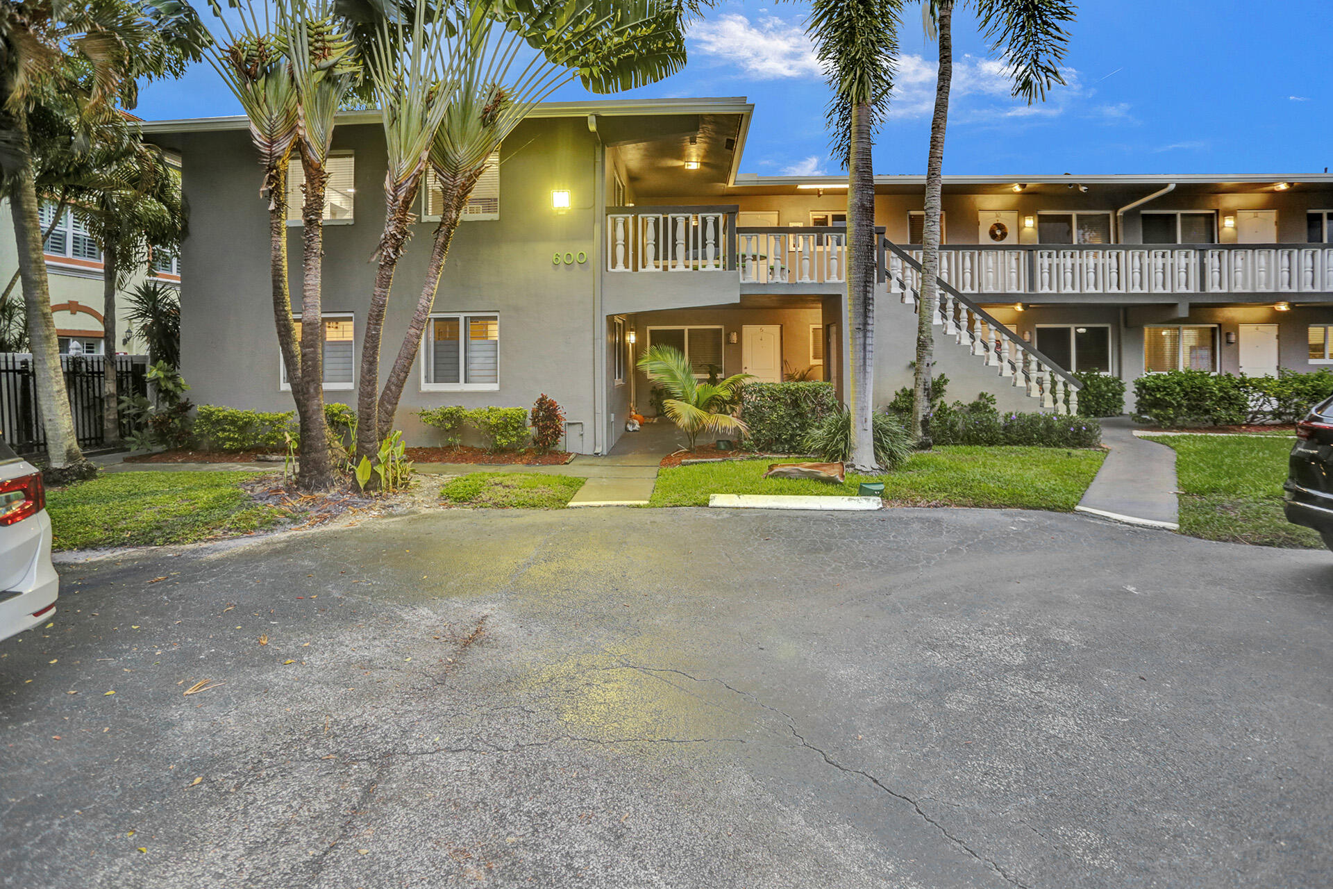600 NE 7TH #8, Fort Lauderdale FL 33304
