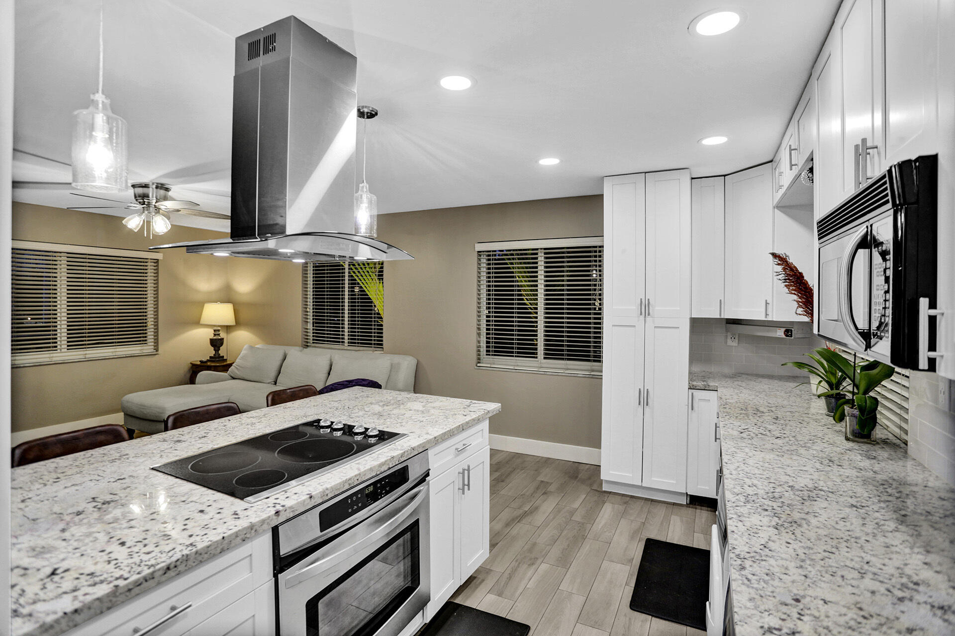 600 NE 7TH #8, Fort Lauderdale FL 33304