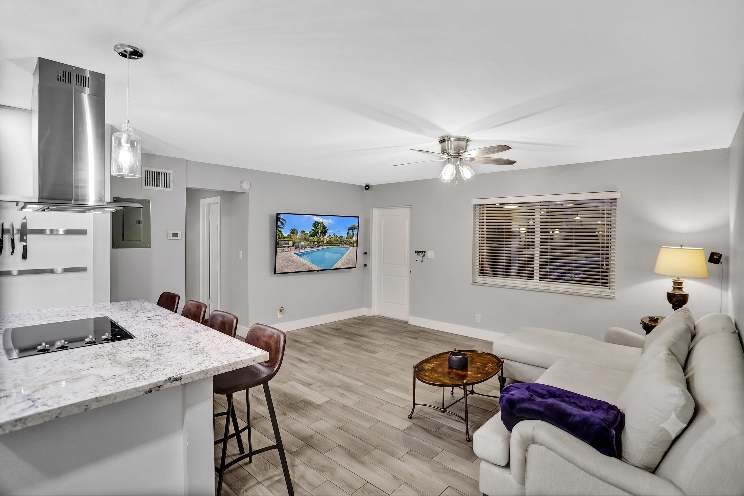 600 NE 7TH #8, Fort Lauderdale FL 33304