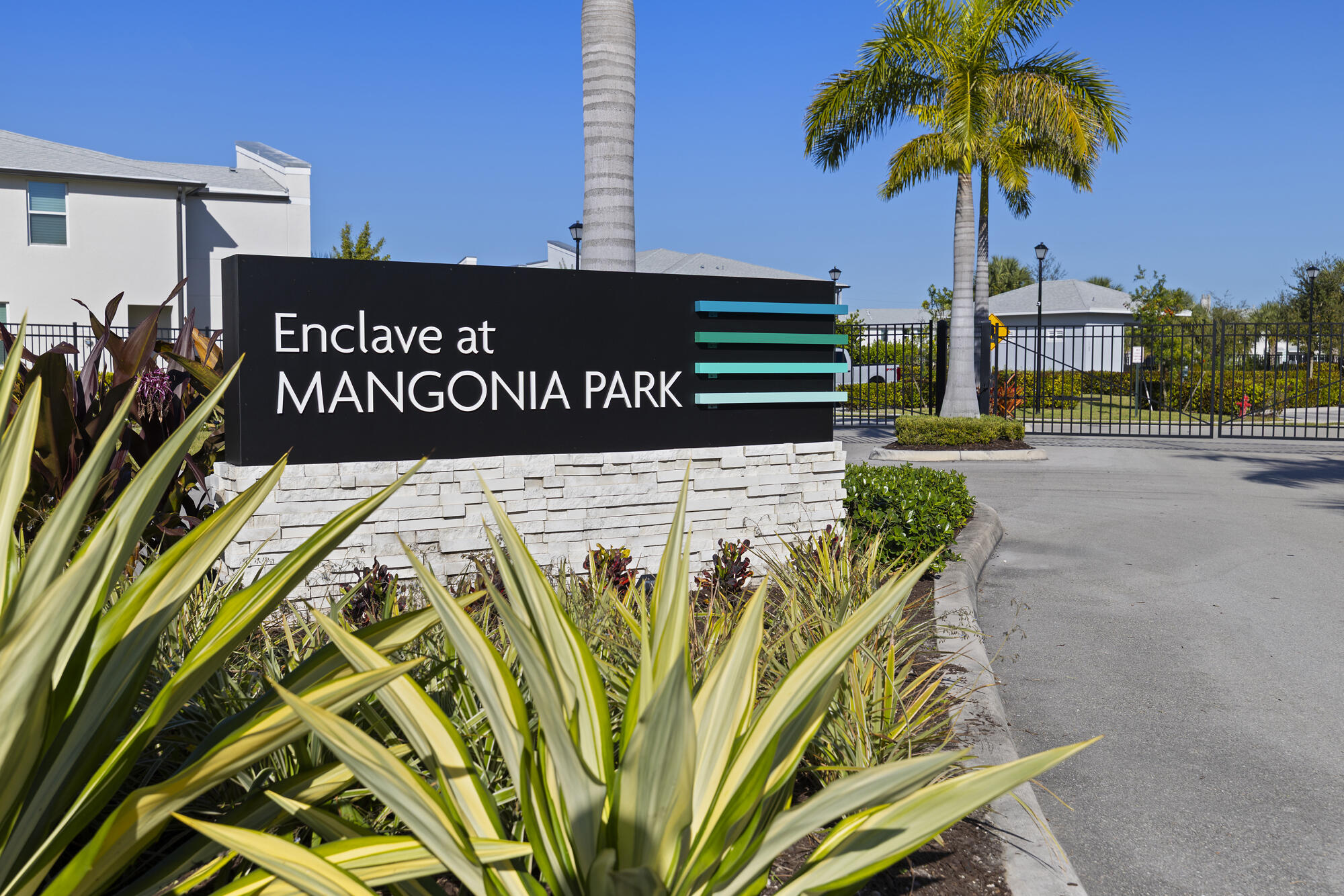 5650 Enclave, Mangonia Park FL 33407