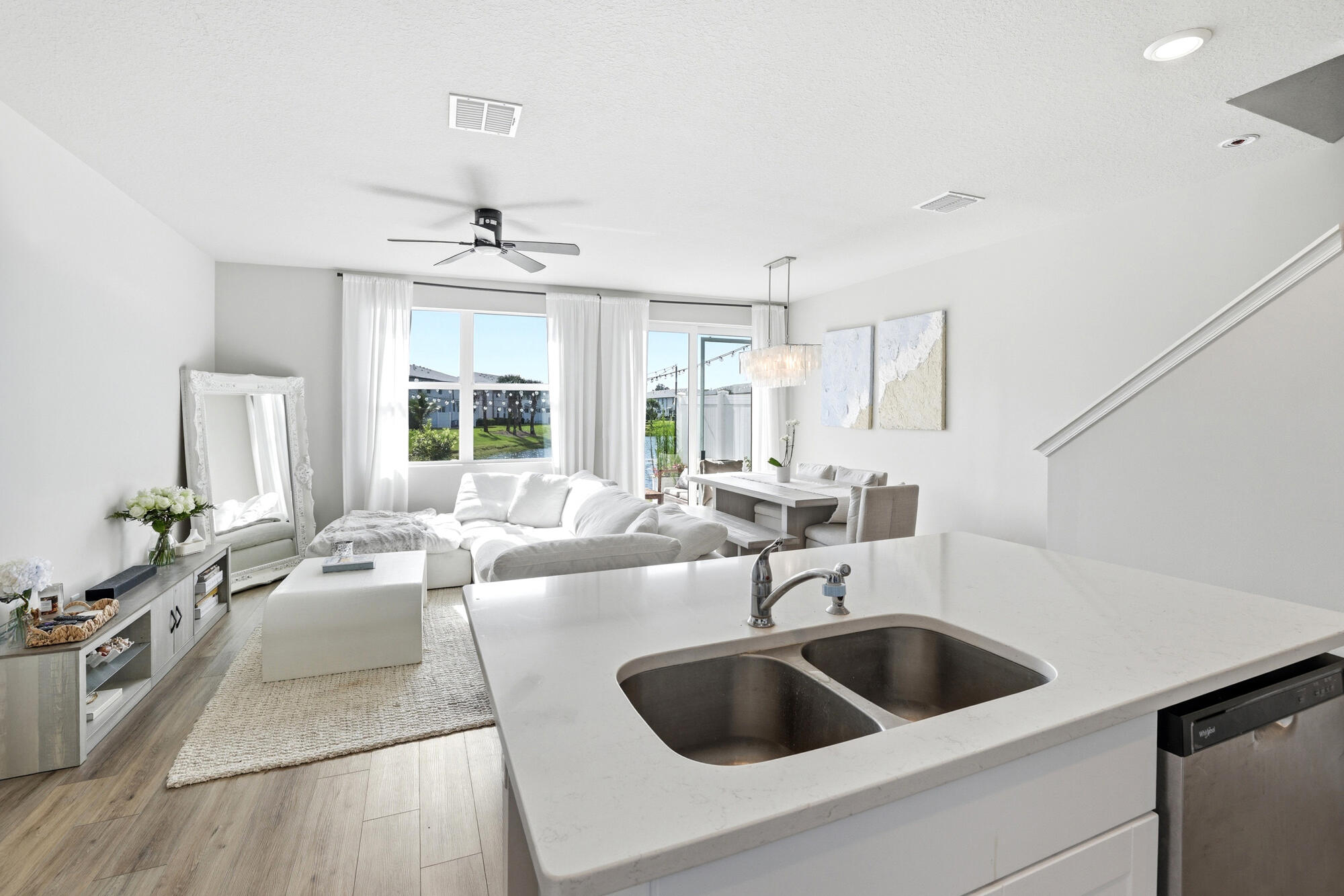 5650 Enclave, Mangonia Park FL 33407