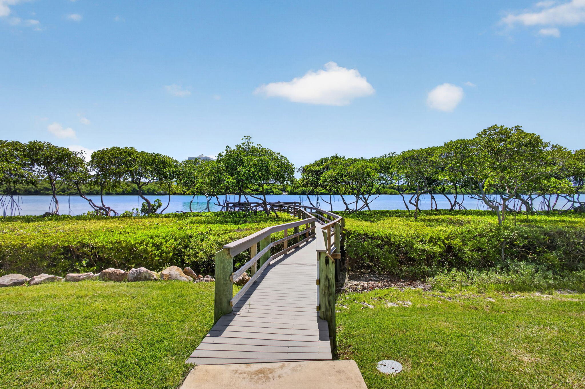 200 Waterway #206, Tequesta FL 33469