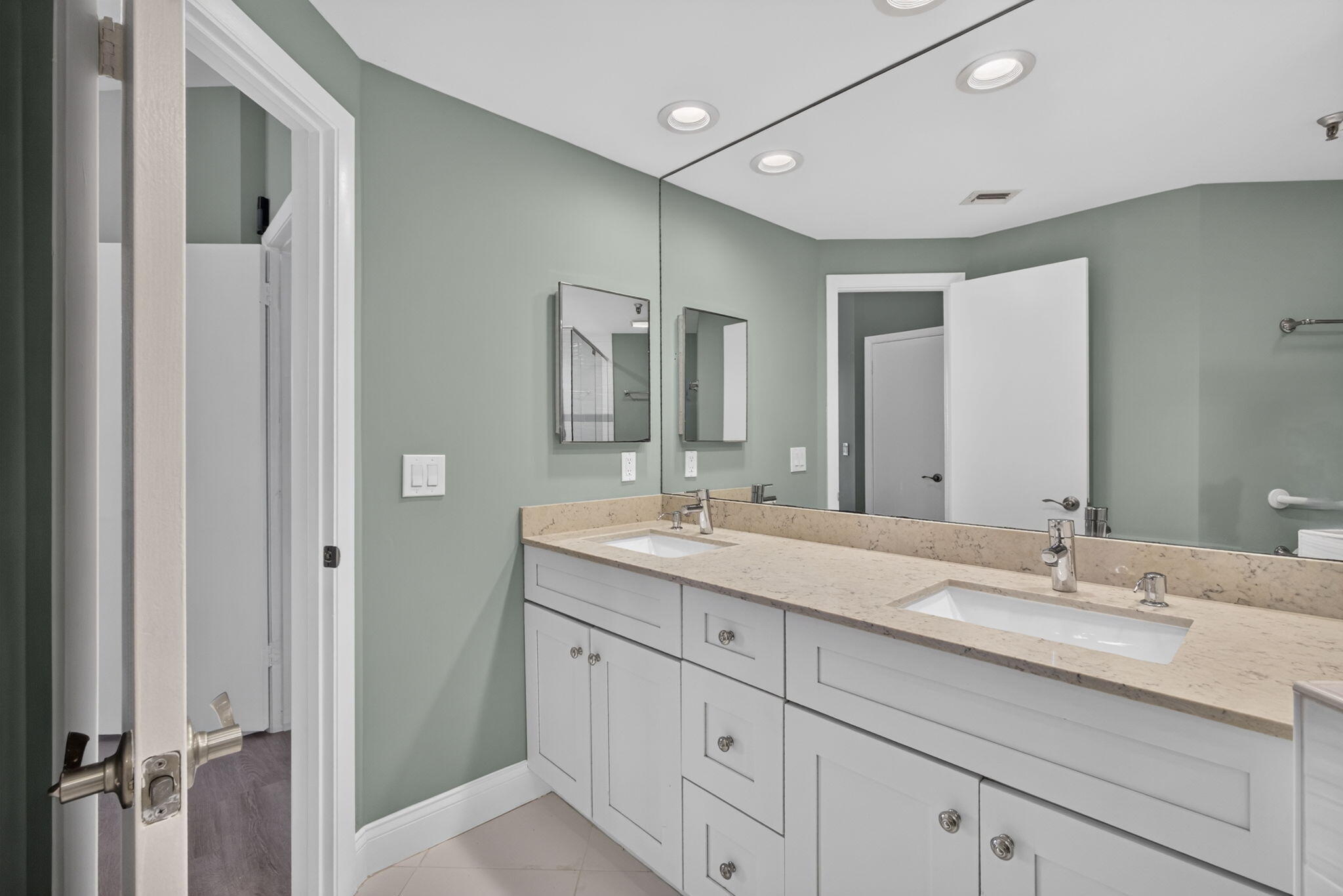 200 Waterway #206, Tequesta FL 33469