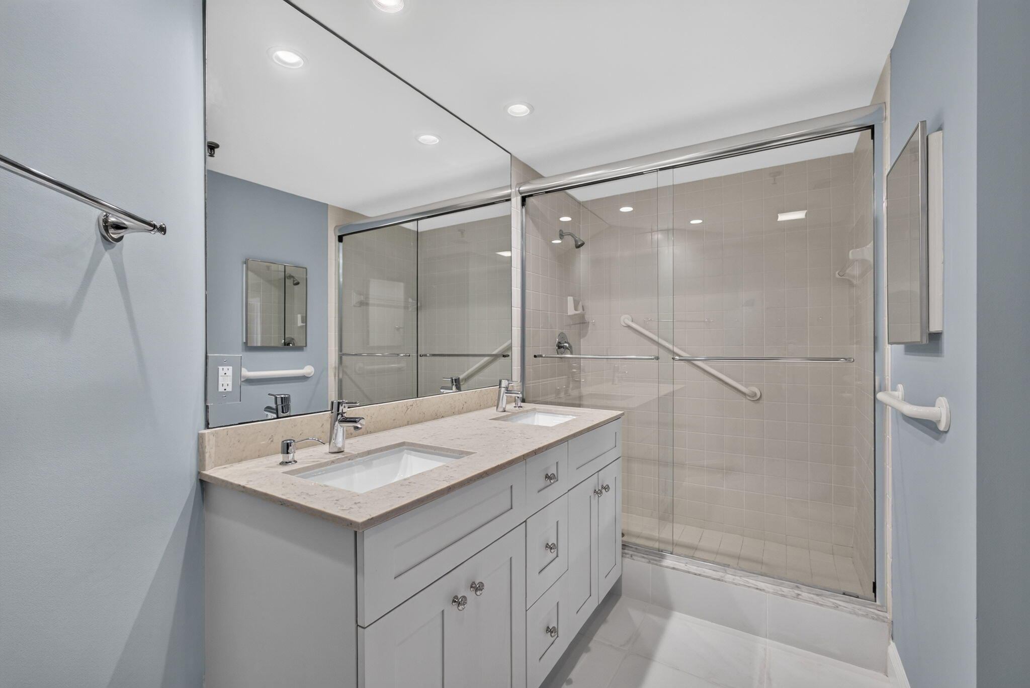 200 Waterway #206, Tequesta FL 33469
