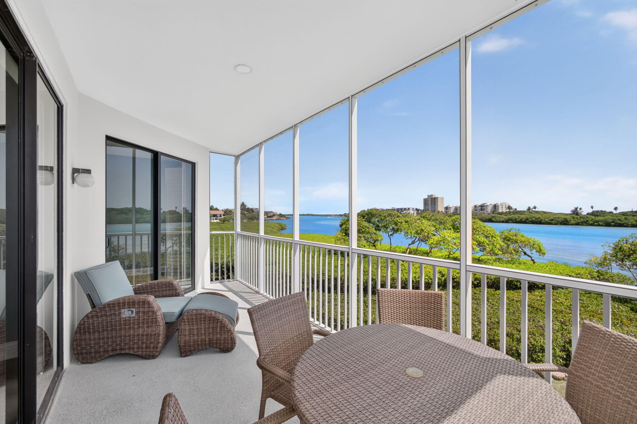 200 Waterway #206, Tequesta FL 33469