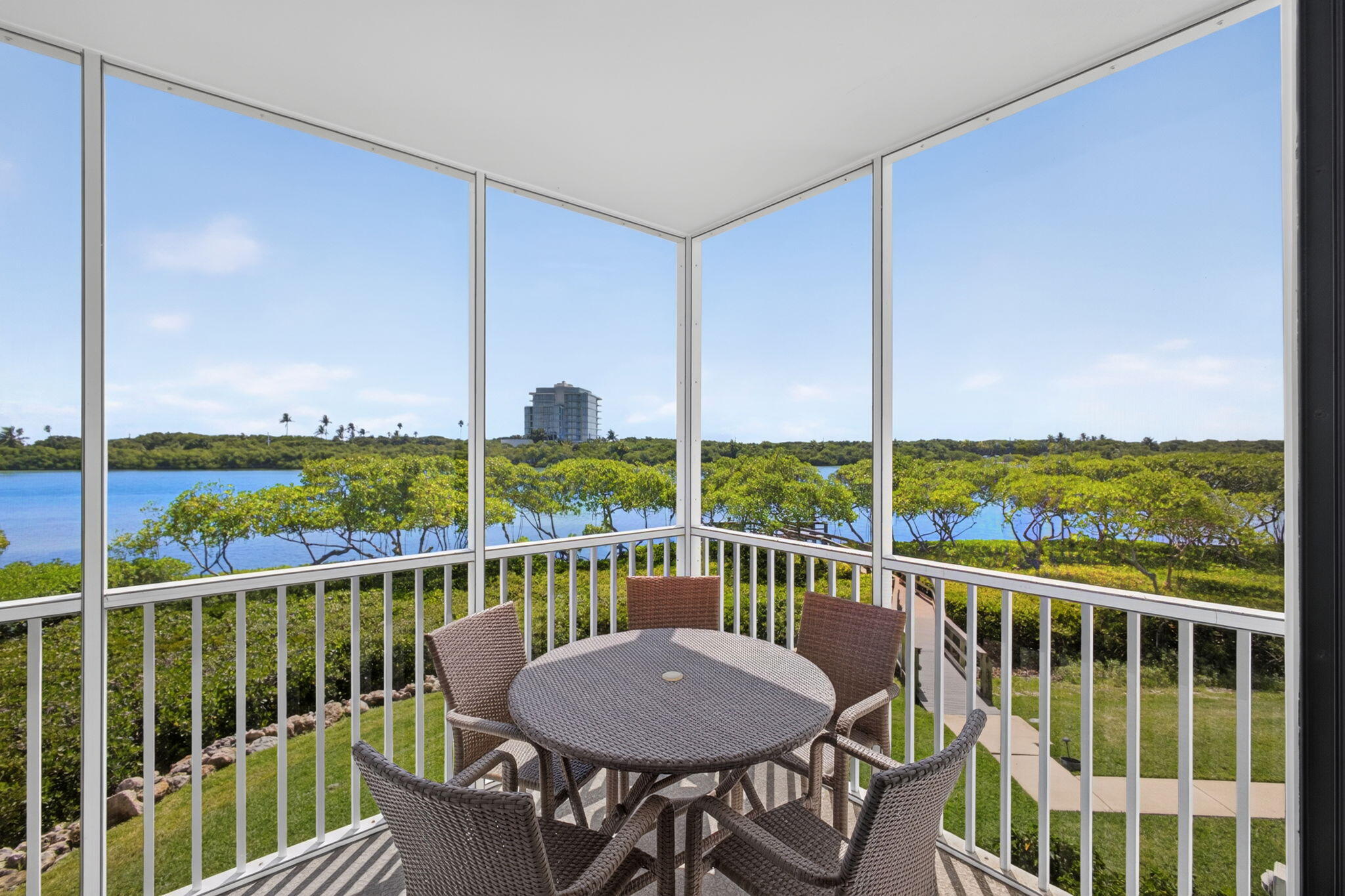200 Waterway #206, Tequesta FL 33469