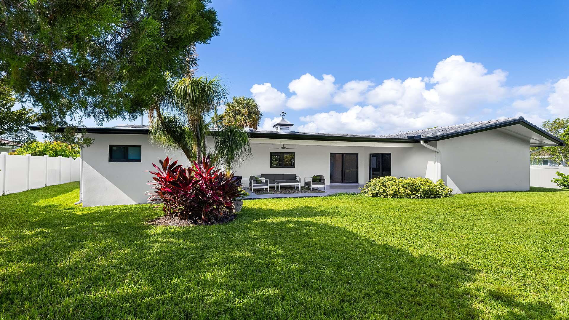 1099 SW 12th, Boca Raton FL 33486