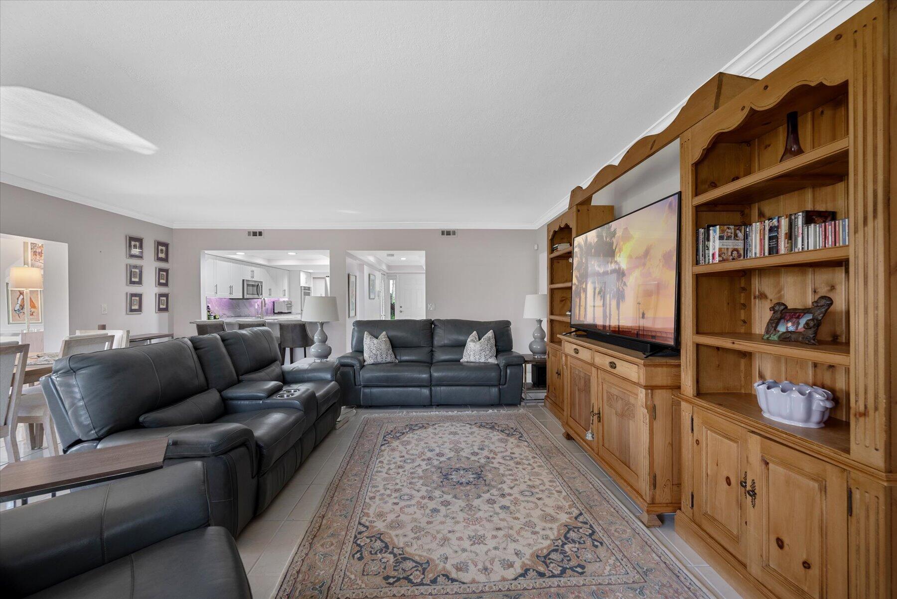 13400 POLO #102, Wellington FL 33414