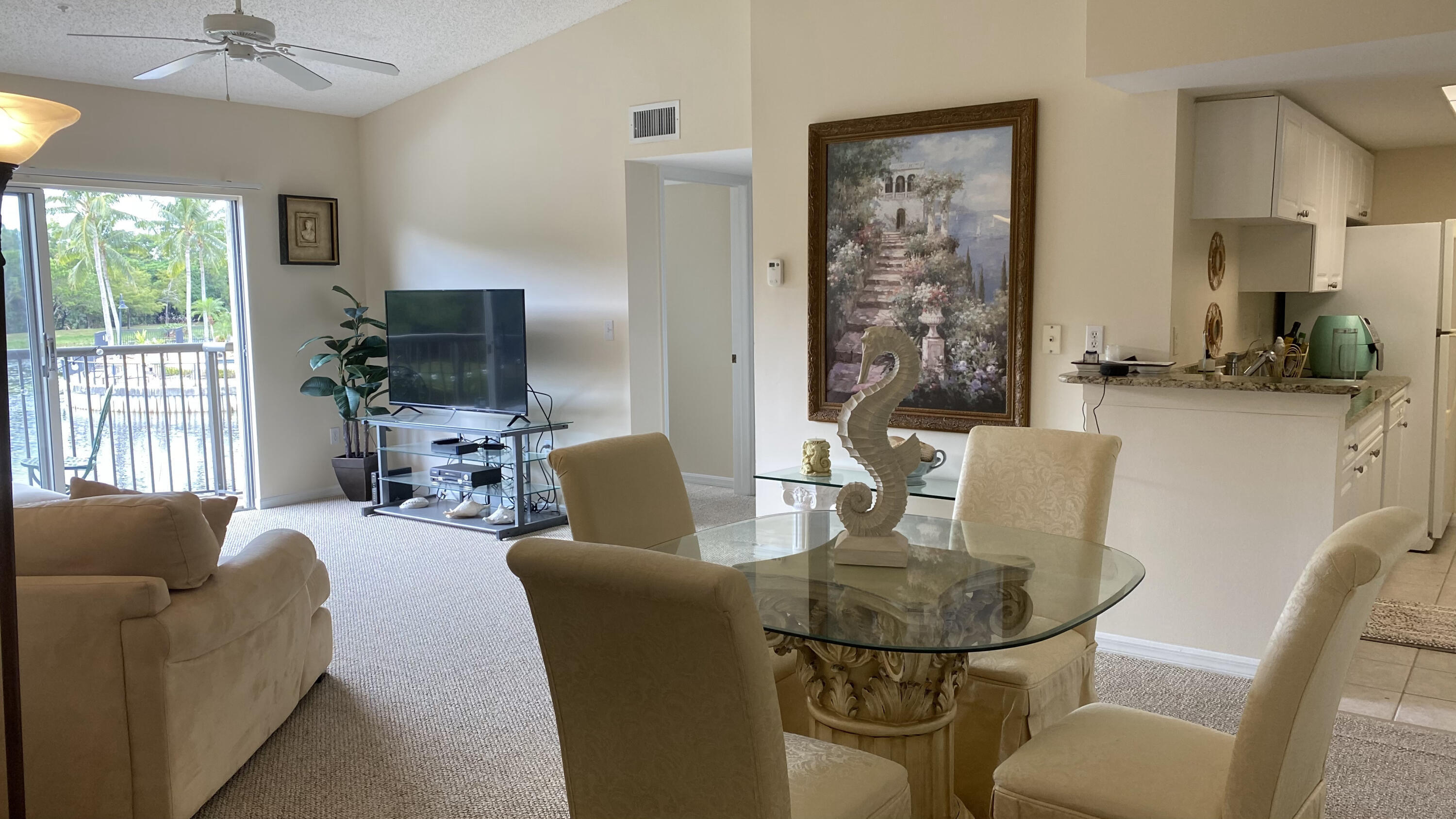 100 Crestwood #103, Royal Palm Beach FL 33411