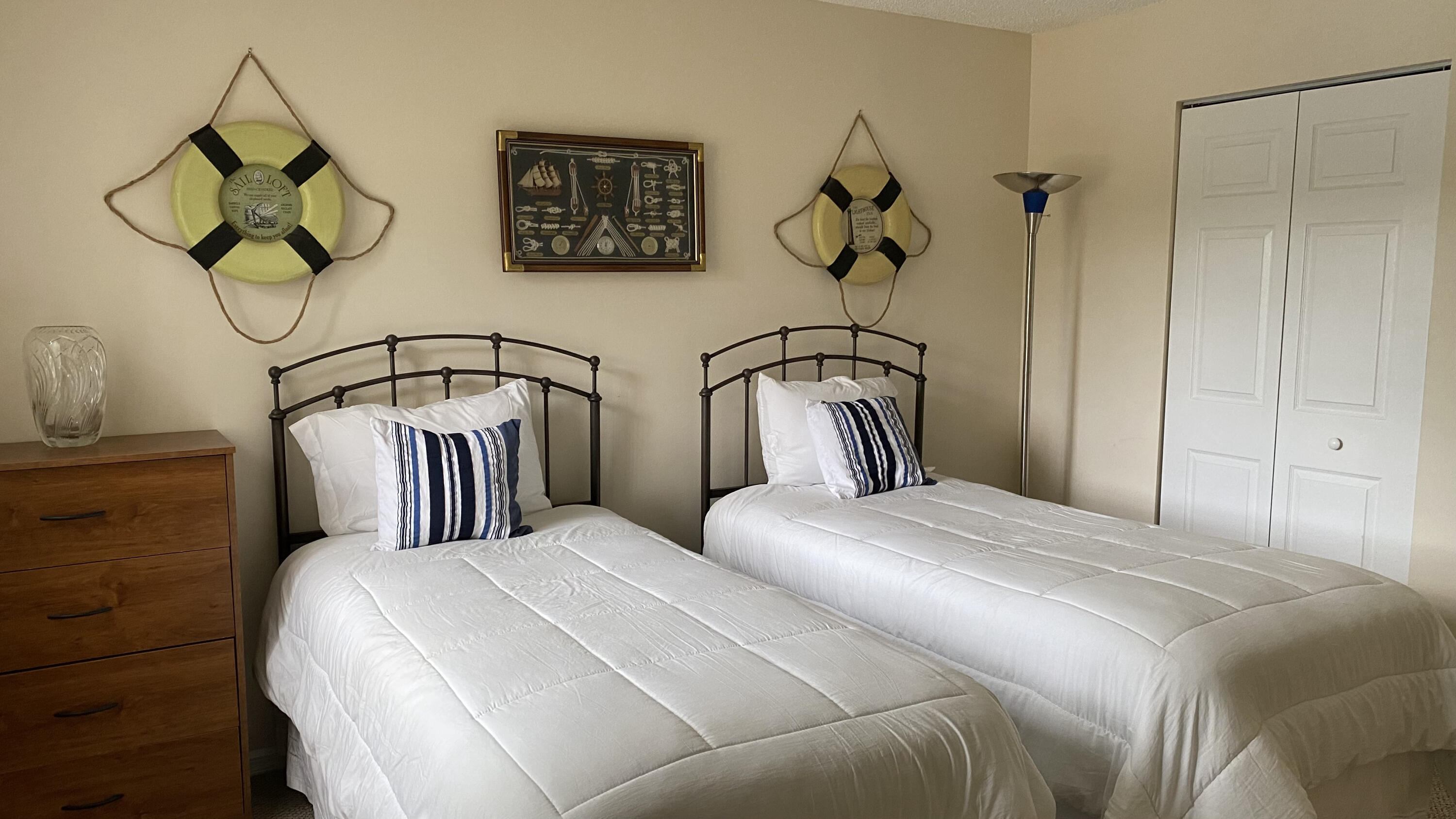 100 Crestwood #103, Royal Palm Beach FL 33411