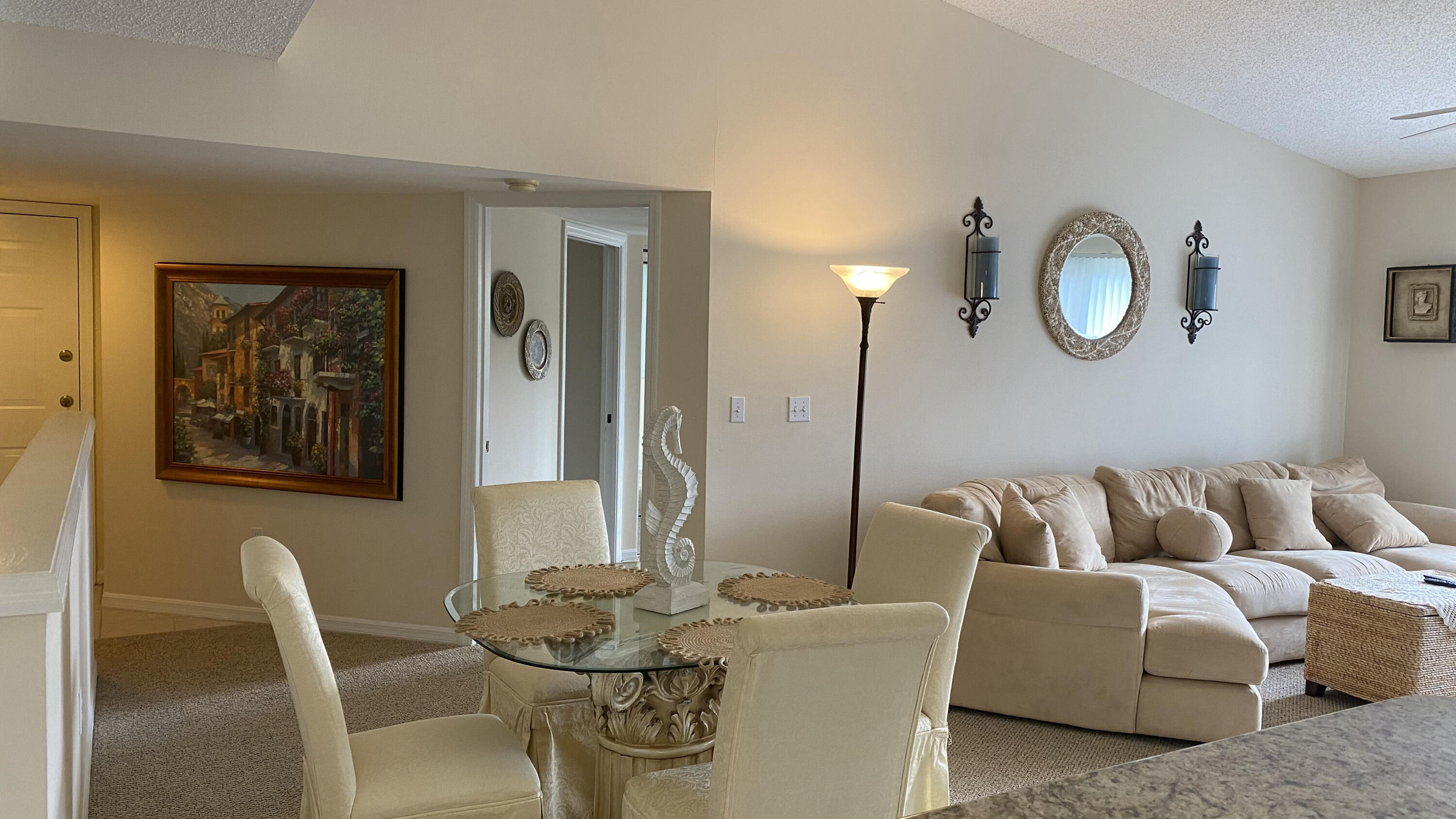 100 Crestwood #103, Royal Palm Beach FL 33411