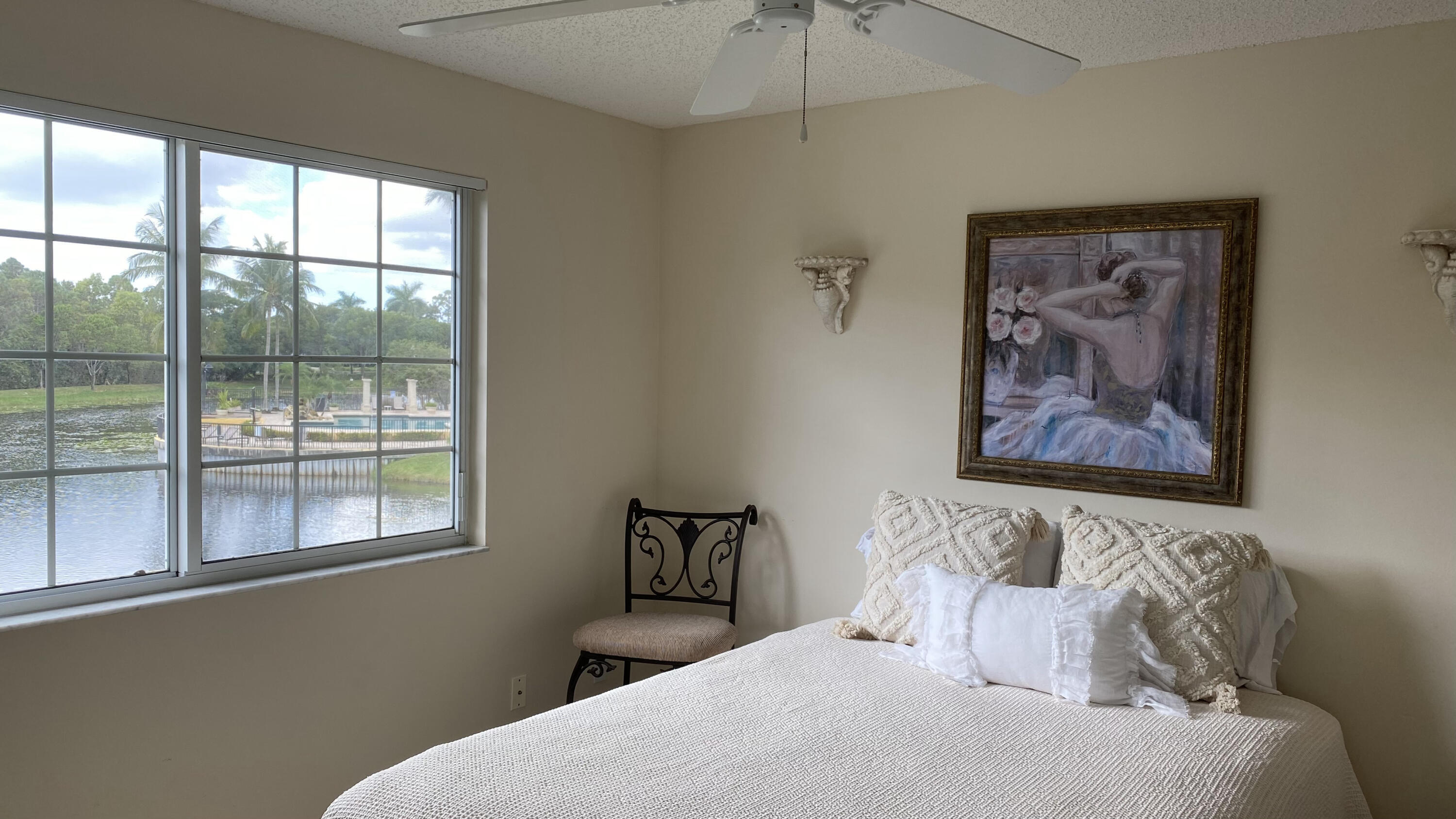 100 Crestwood #103, Royal Palm Beach FL 33411