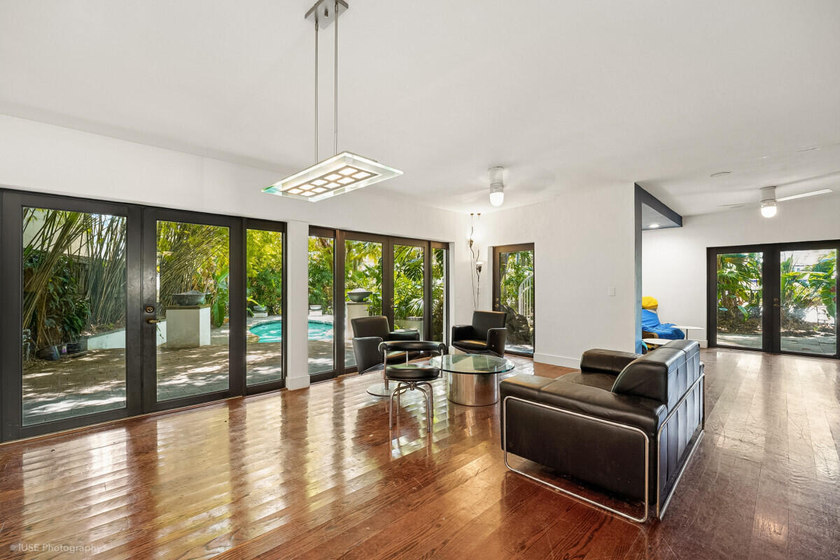 1343 Ponce De Leon, Fort Lauderdale FL 33316