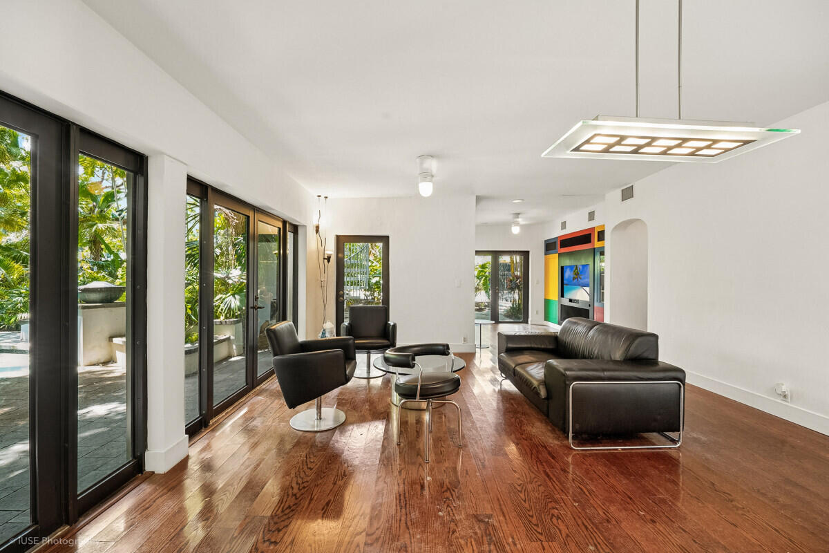 1343 Ponce De Leon, Fort Lauderdale FL 33316