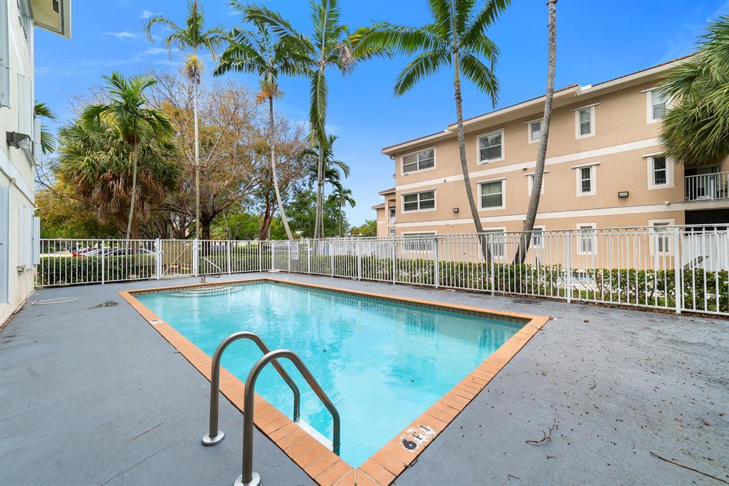 2901 RIVERSIDE #201, Coral Springs FL 33065