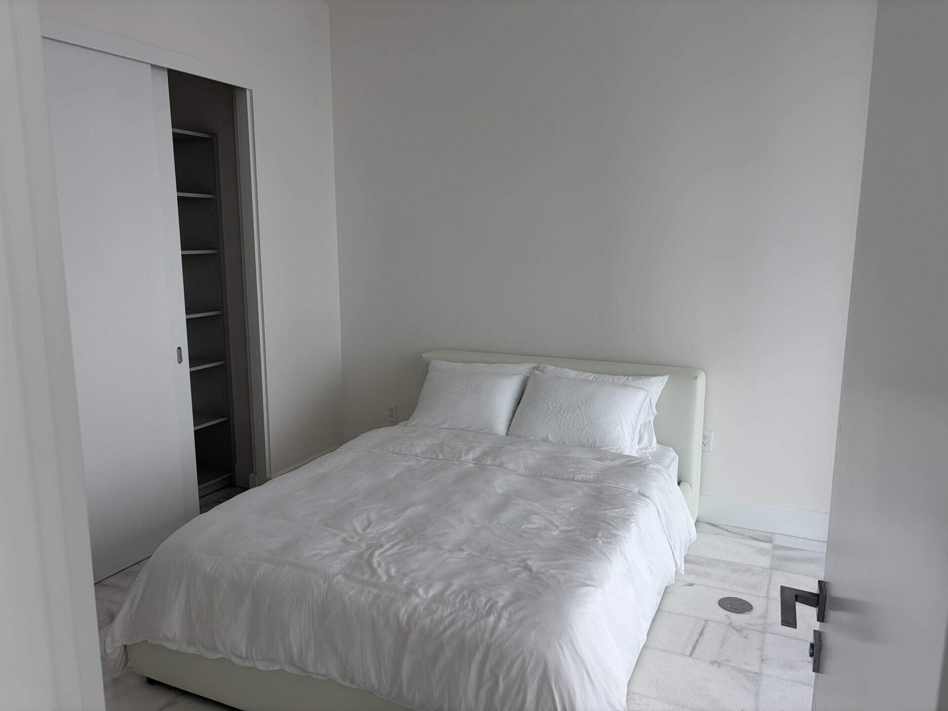 700 NE 26th #2006, Miami FL 33137