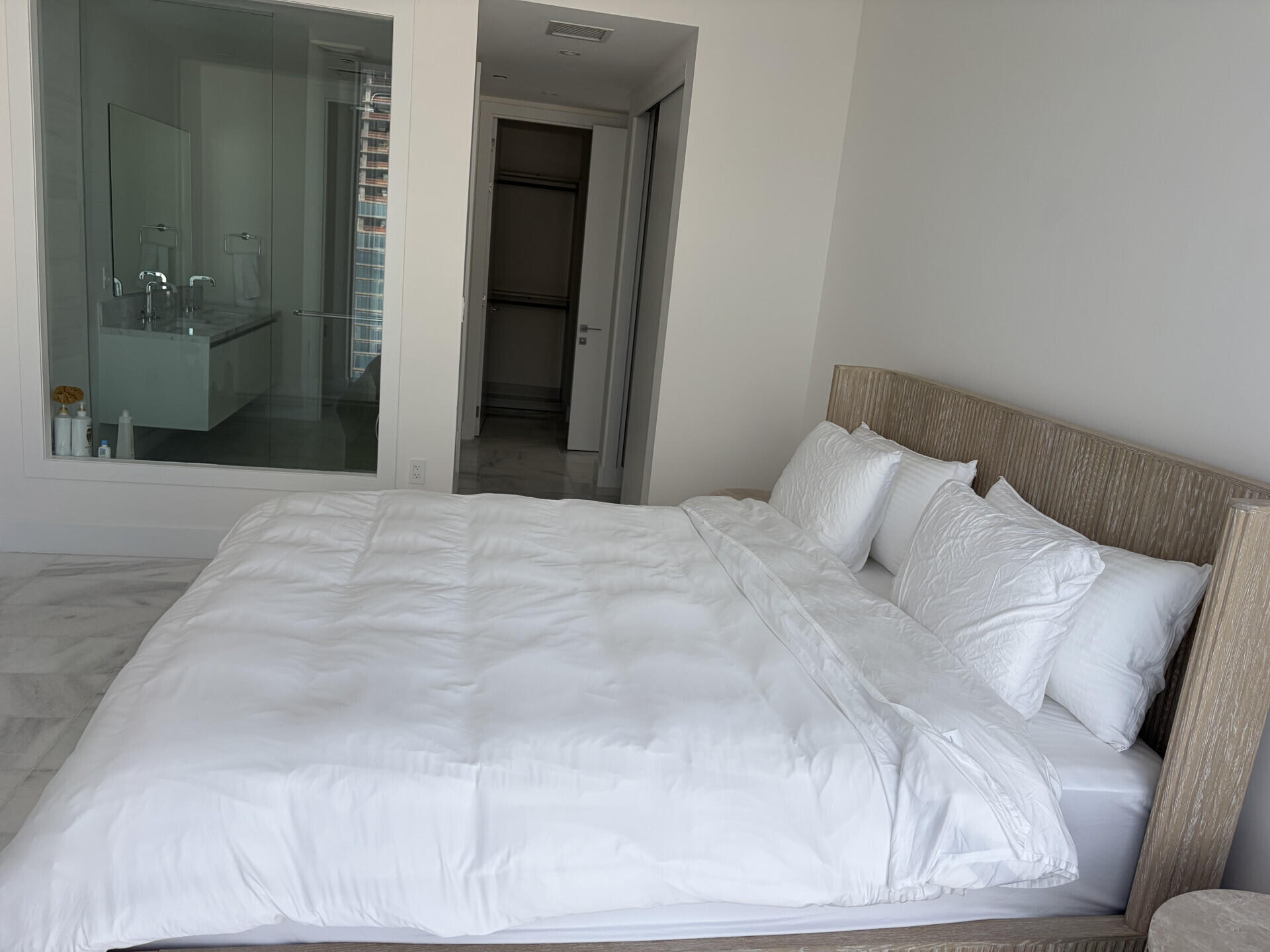 700 NE 26th #2006, Miami FL 33137