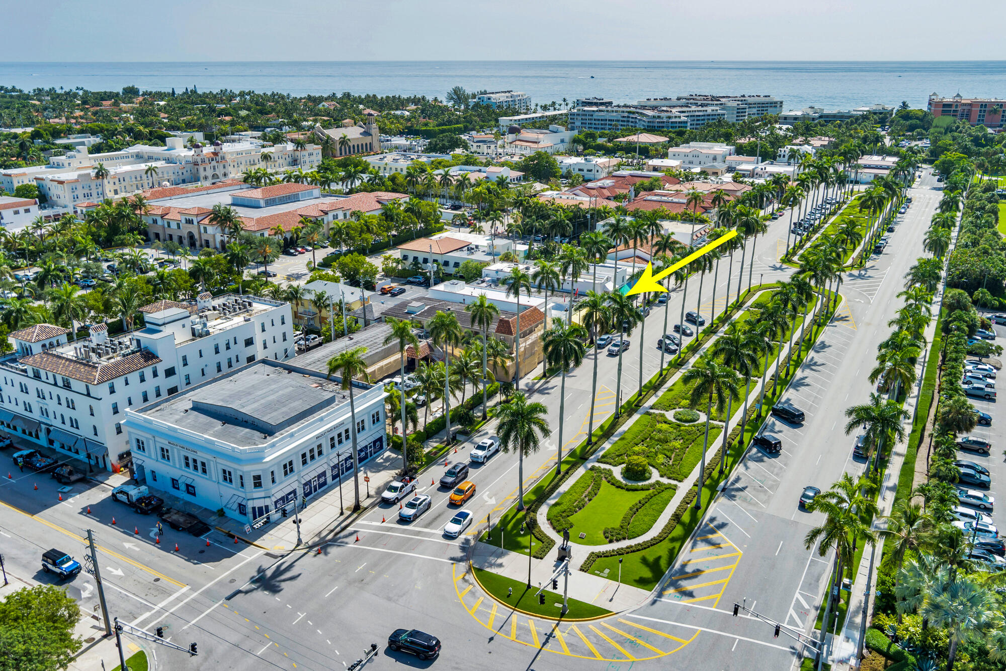 255 Royal Poinciana, Palm Beach FL 33480