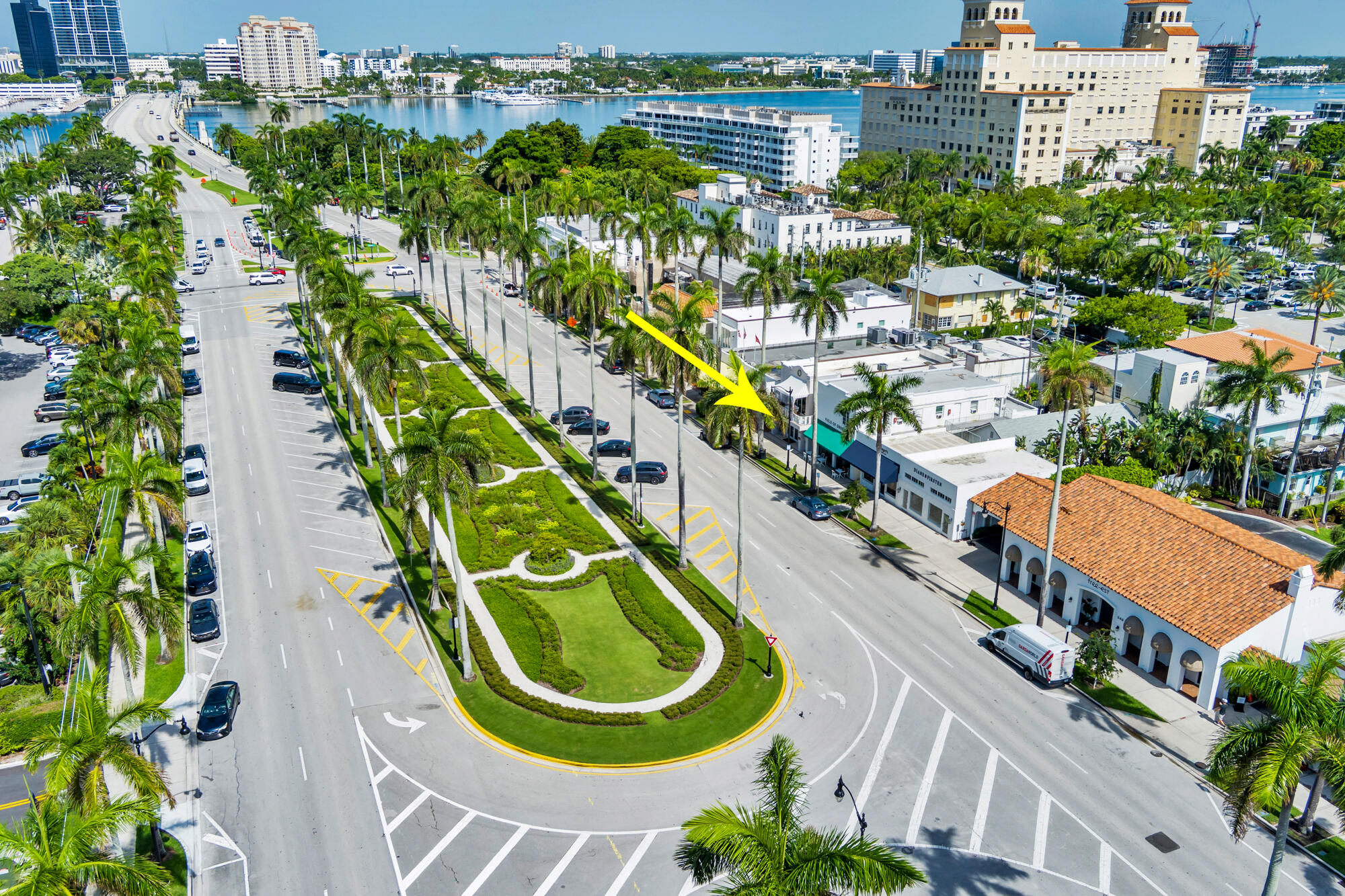 255 Royal Poinciana, Palm Beach FL 33480