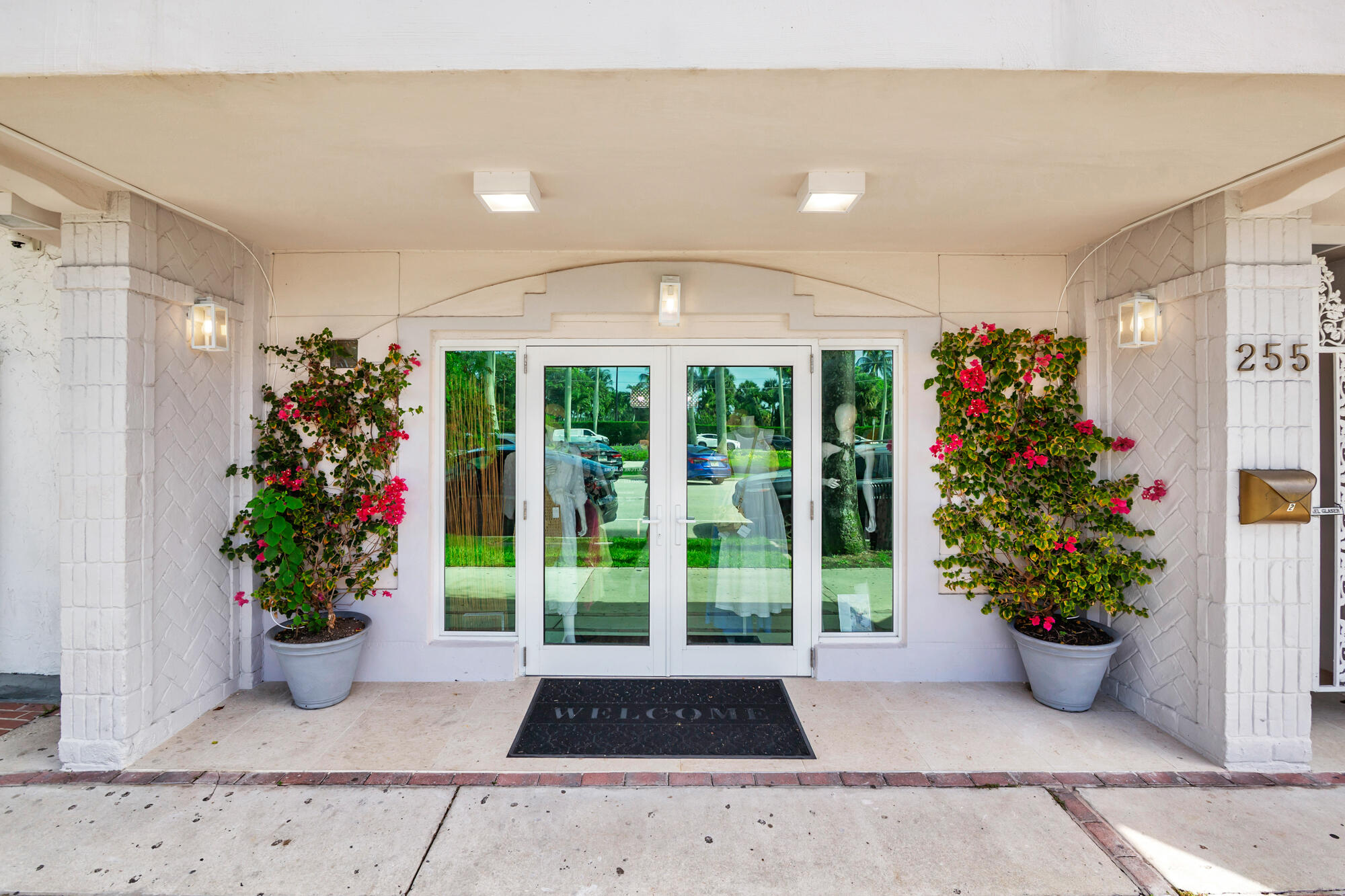255 Royal Poinciana, Palm Beach FL 33480