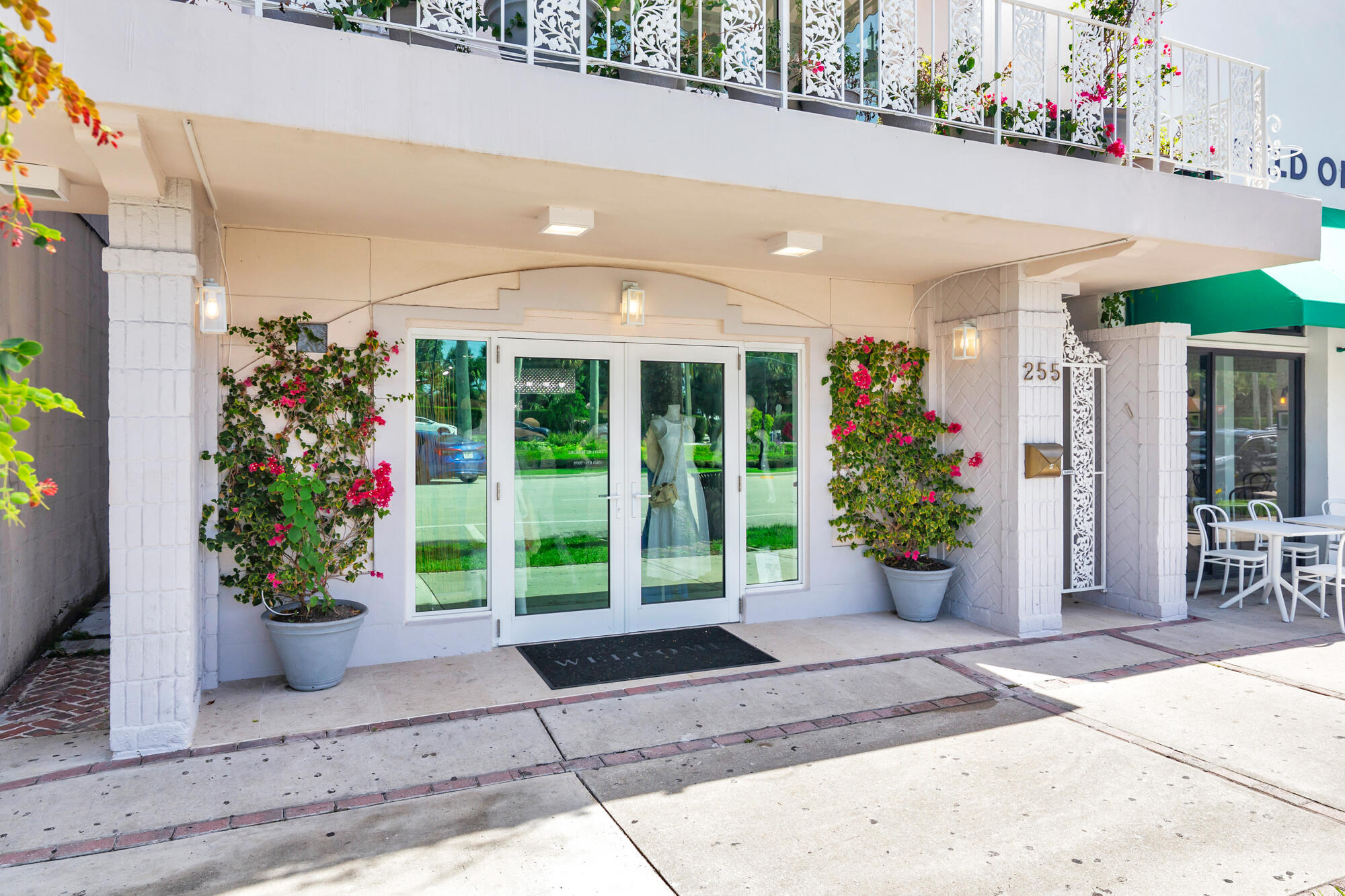 255 Royal Poinciana, Palm Beach FL 33480