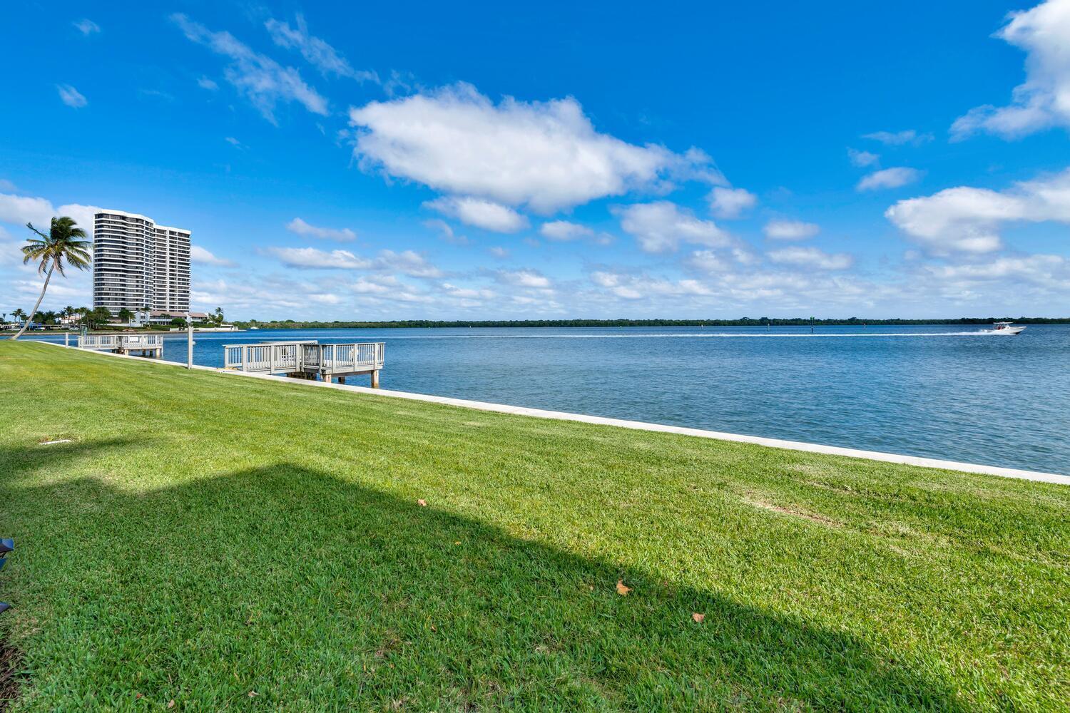 52 Yacht Club #309, North Palm Beach FL 33408