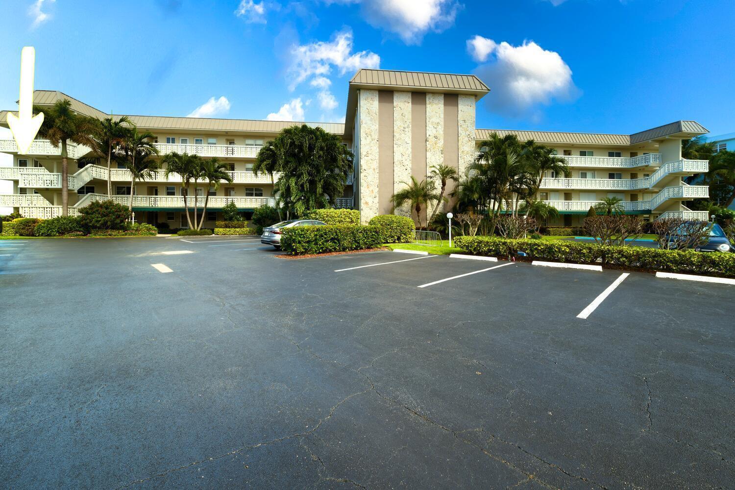 52 Yacht Club #309, North Palm Beach FL 33408