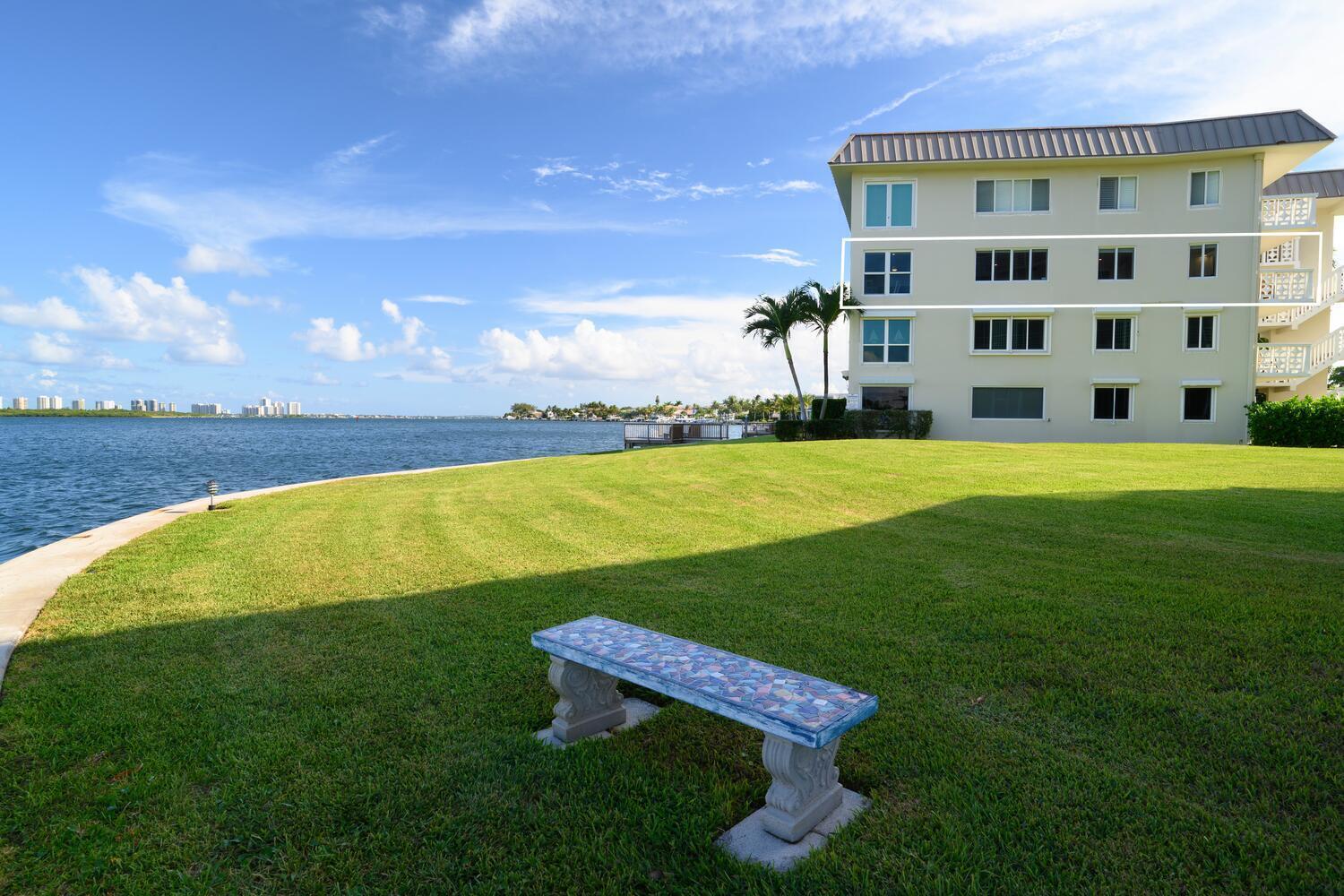 52 Yacht Club #309, North Palm Beach FL 33408