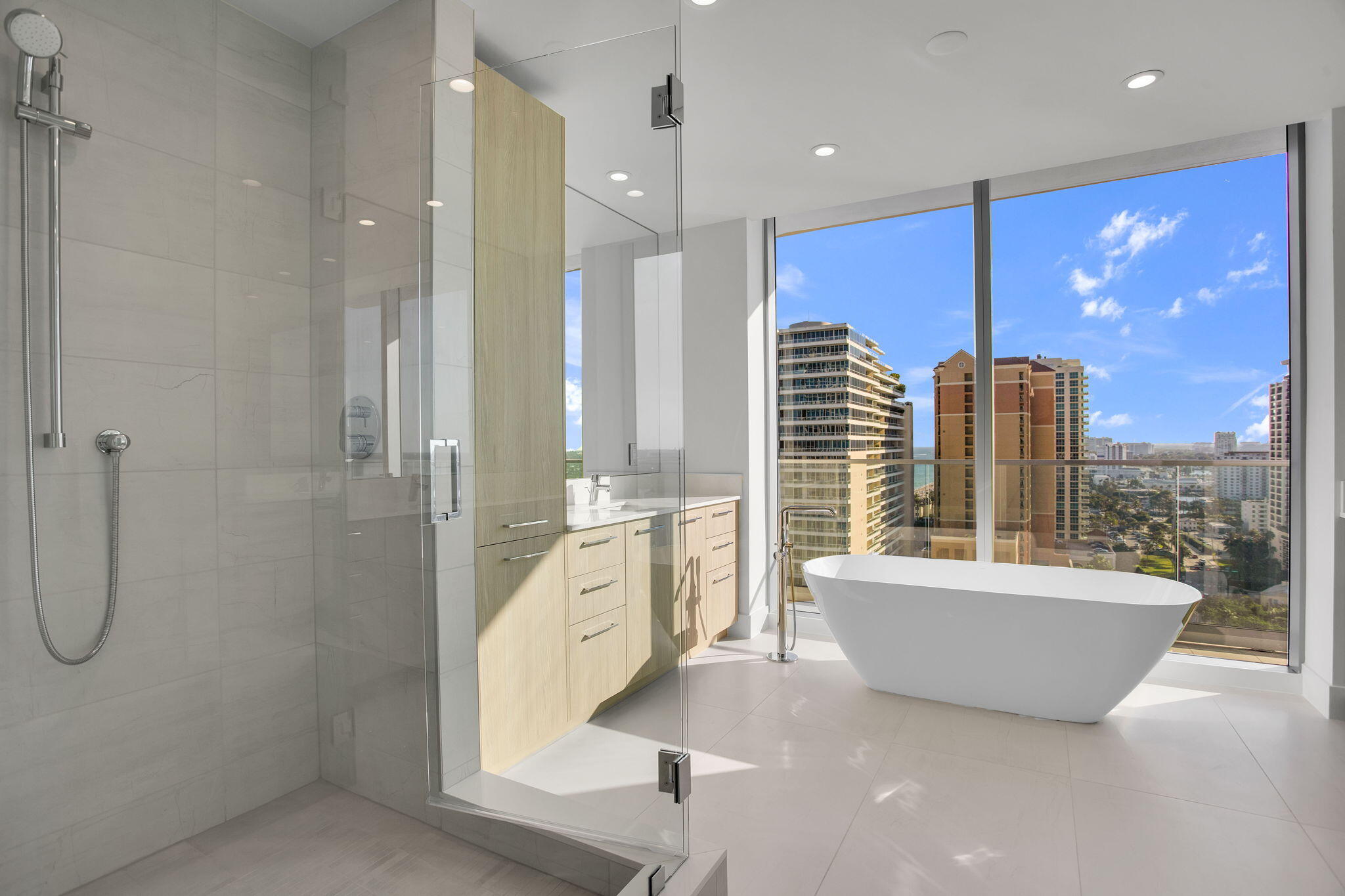 153 N Seabreeze Blvd #1602, Fort Lauderdale FL 33304
