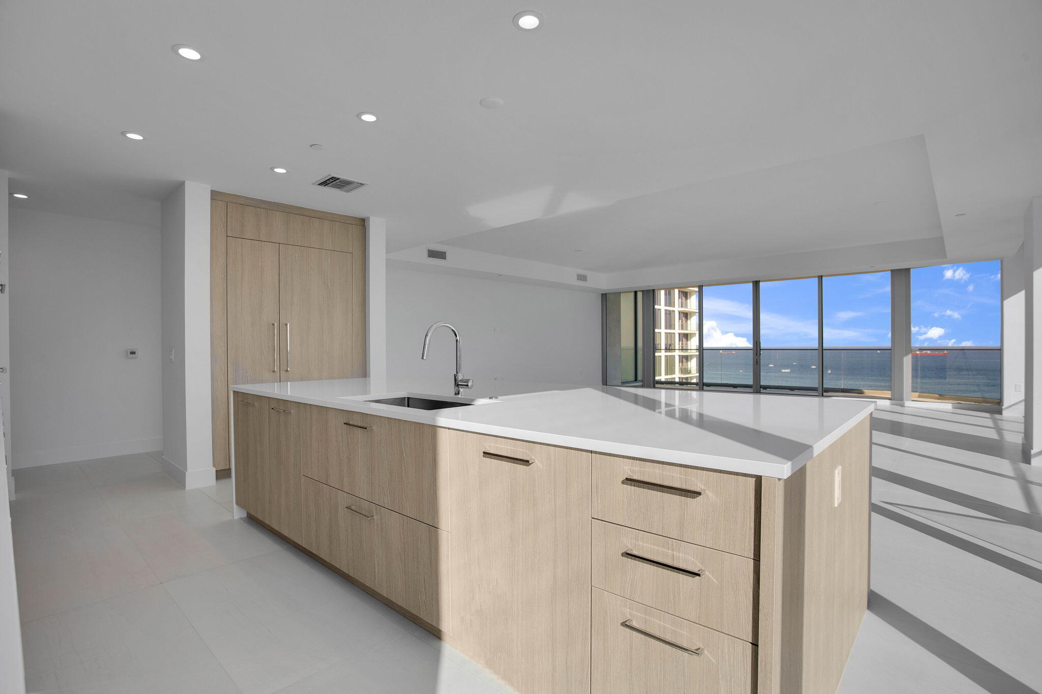 153 N Seabreeze Blvd #1602, Fort Lauderdale FL 33304