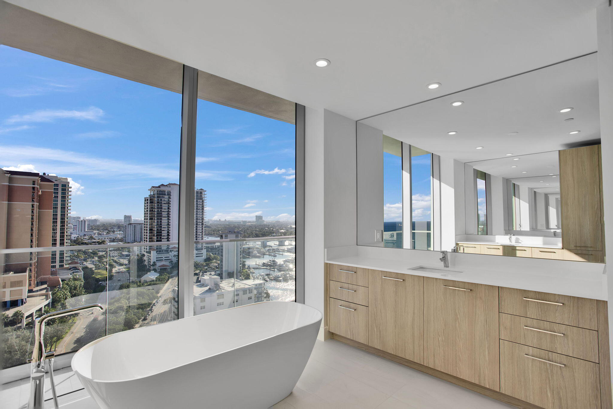 153 N Seabreeze Blvd #1602, Fort Lauderdale FL 33304
