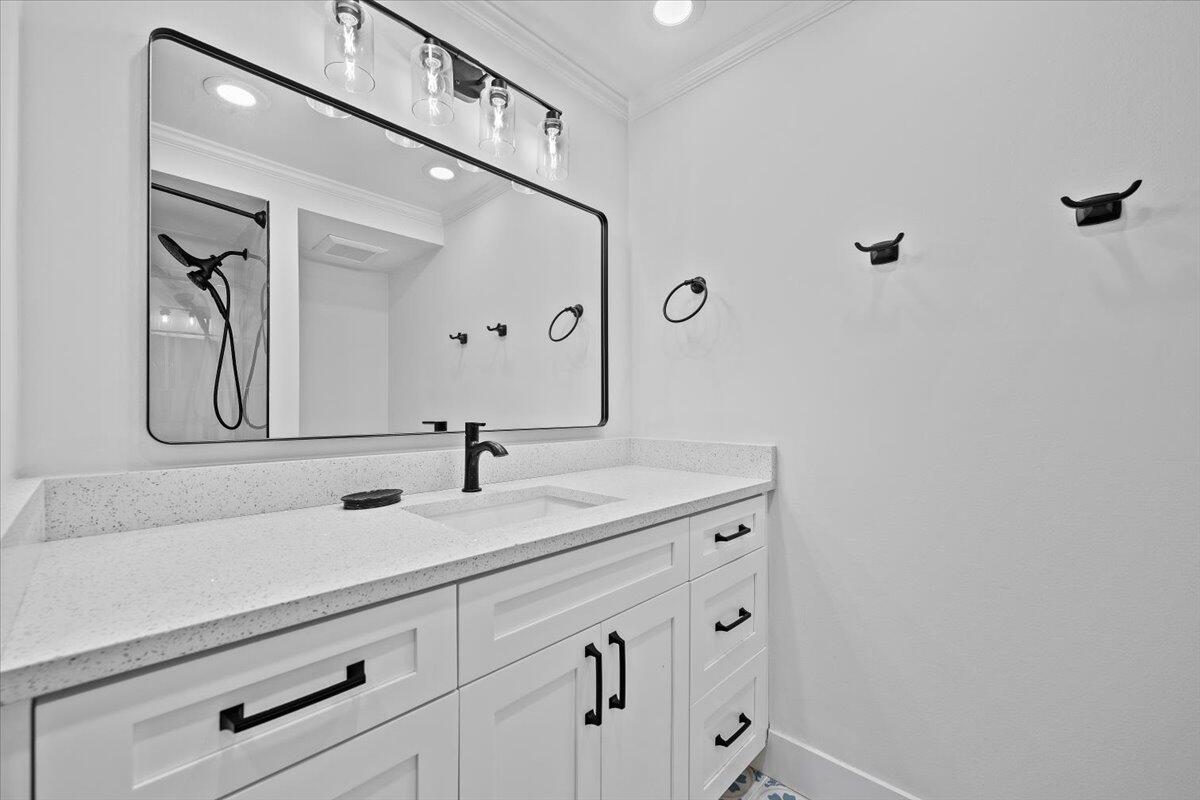 221 Brackenwood, Palm Beach Gardens FL 33418