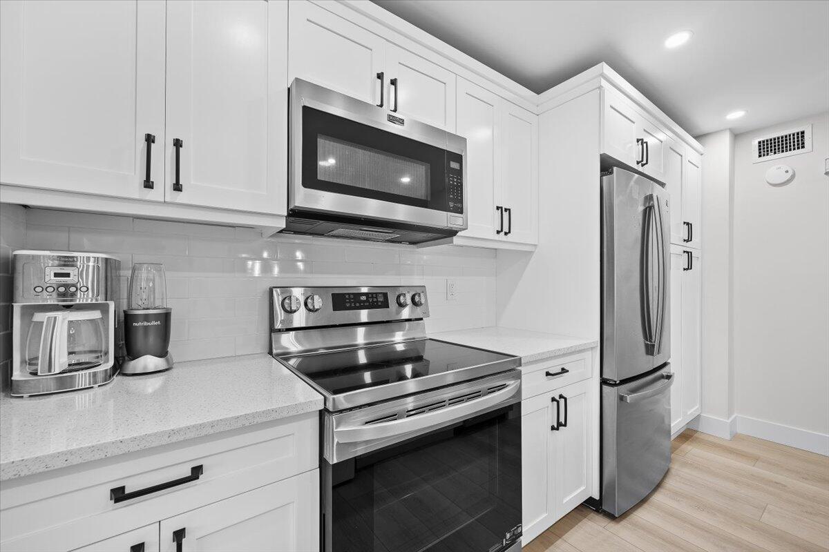 221 Brackenwood, Palm Beach Gardens FL 33418