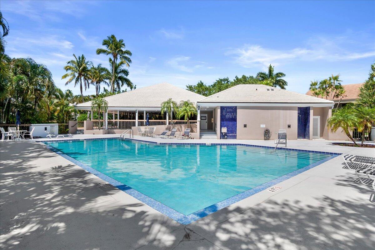 221 Brackenwood, Palm Beach Gardens FL 33418
