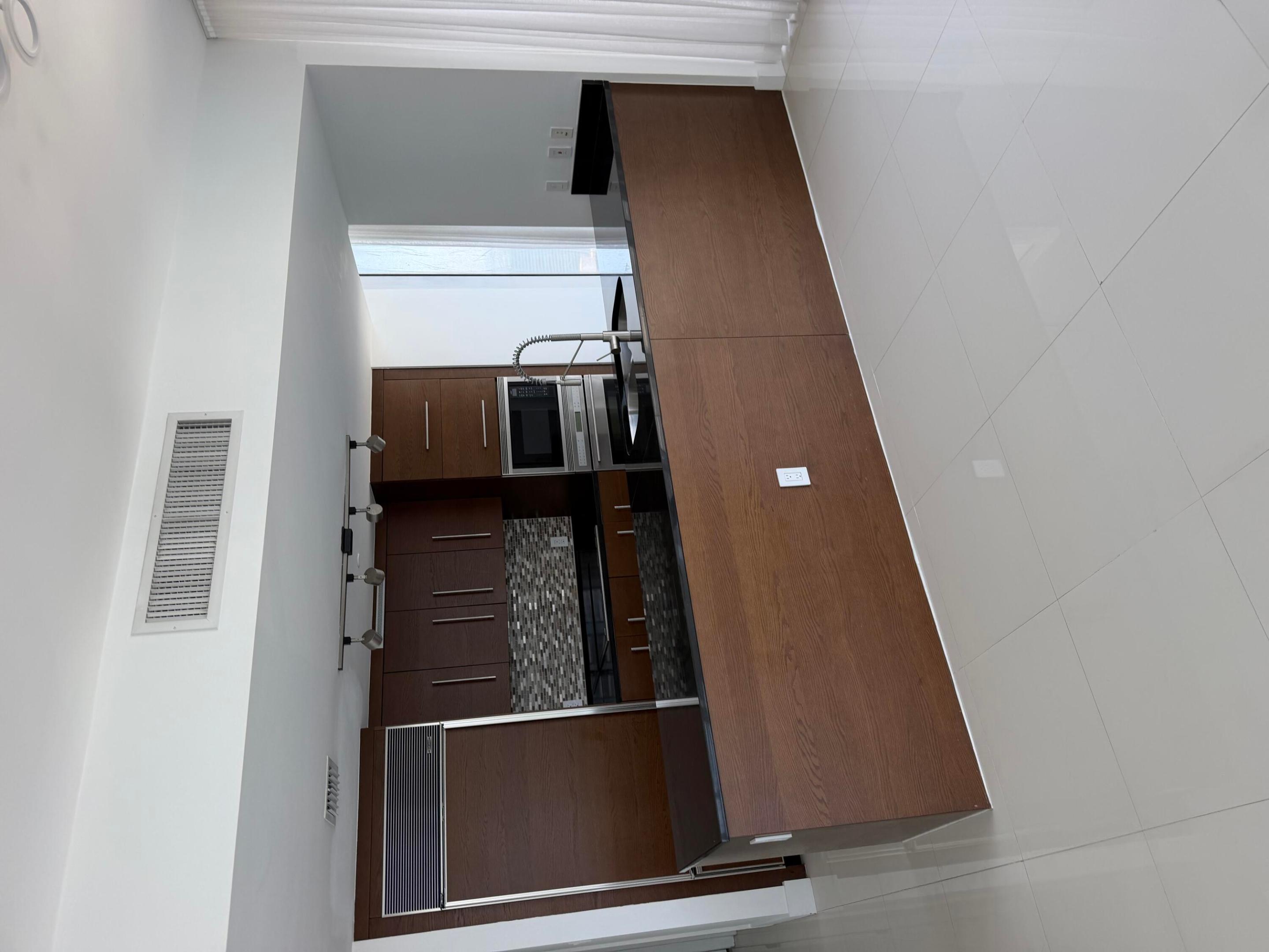 475 BRICKELL #4615, Miami FL 33131