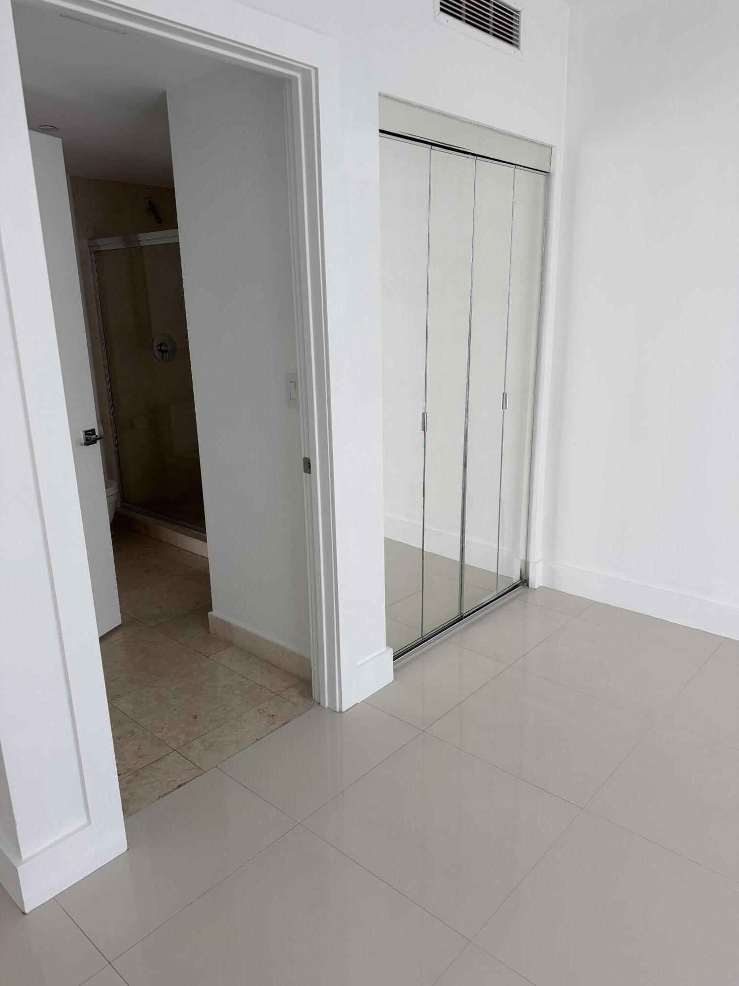 475 BRICKELL #4615, Miami FL 33131