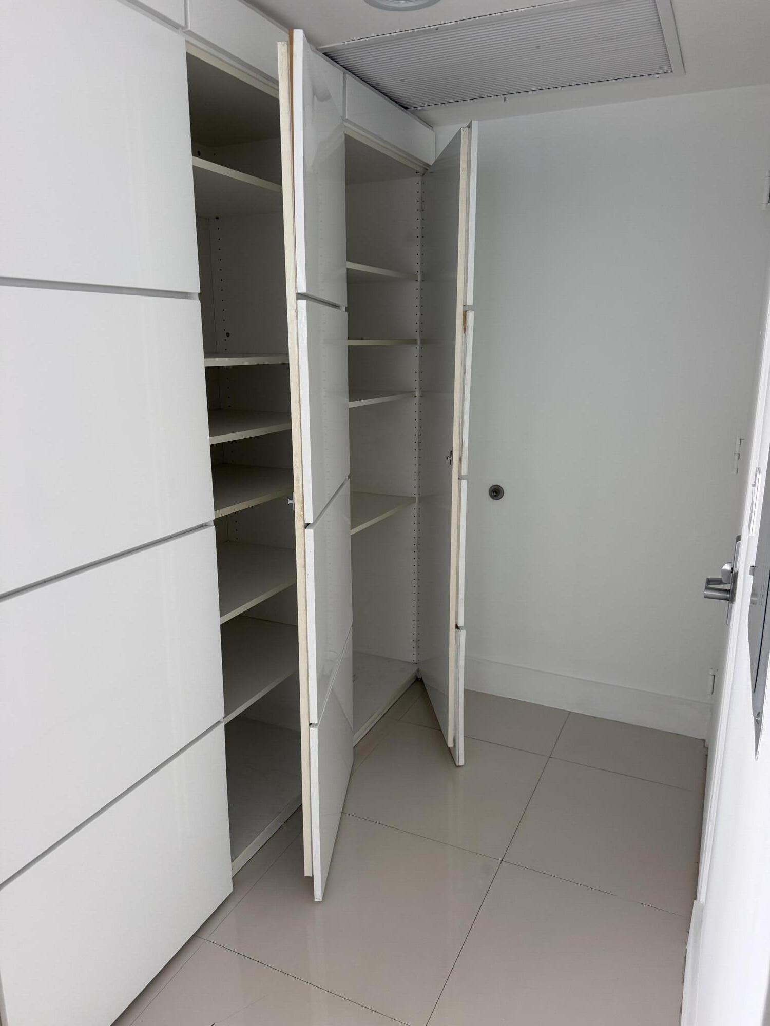 475 BRICKELL #4615, Miami FL 33131