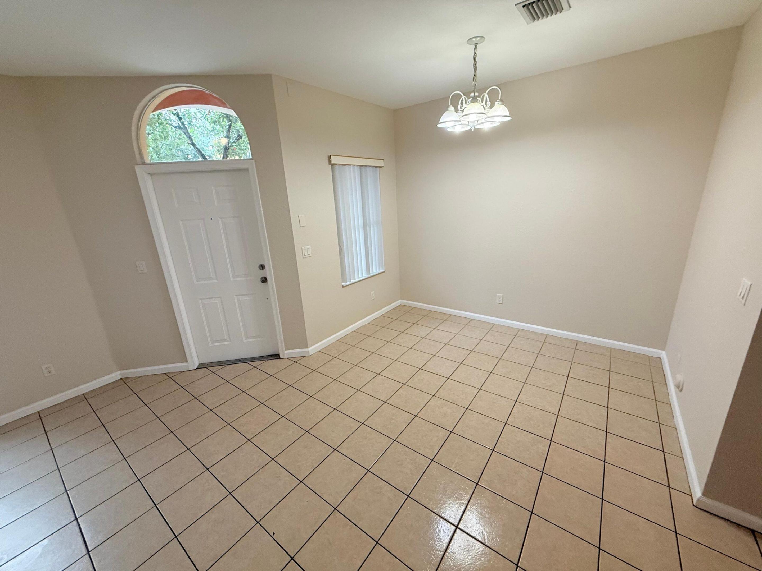 905 N SANTA CATALINA #905, North Lauderdale FL 33068