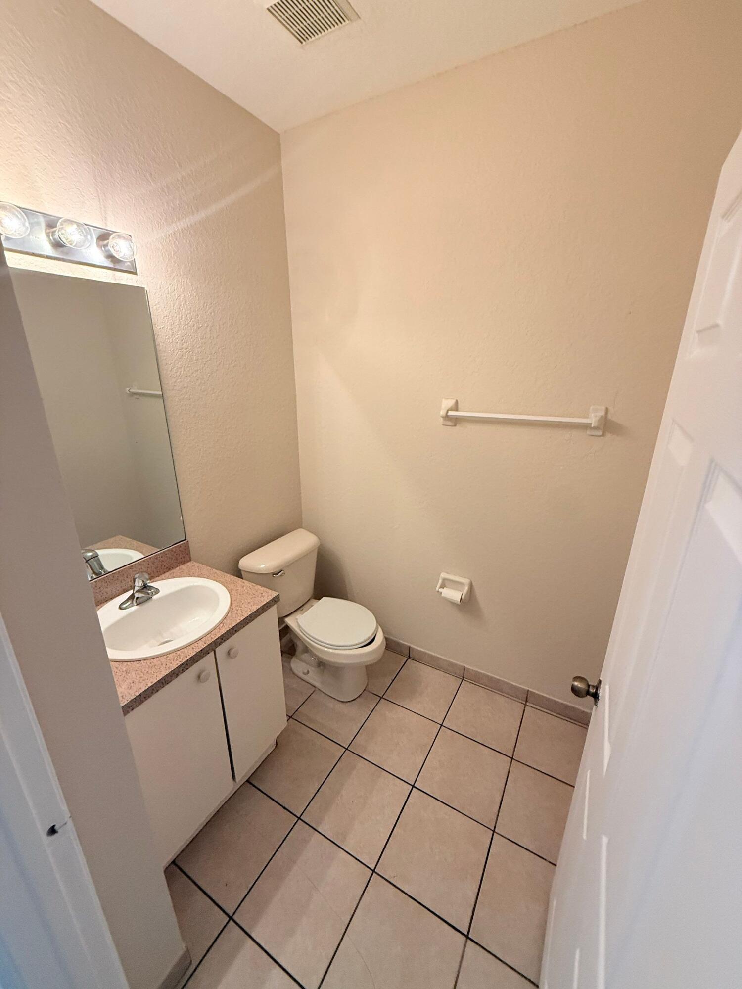 905 N SANTA CATALINA #905, North Lauderdale FL 33068