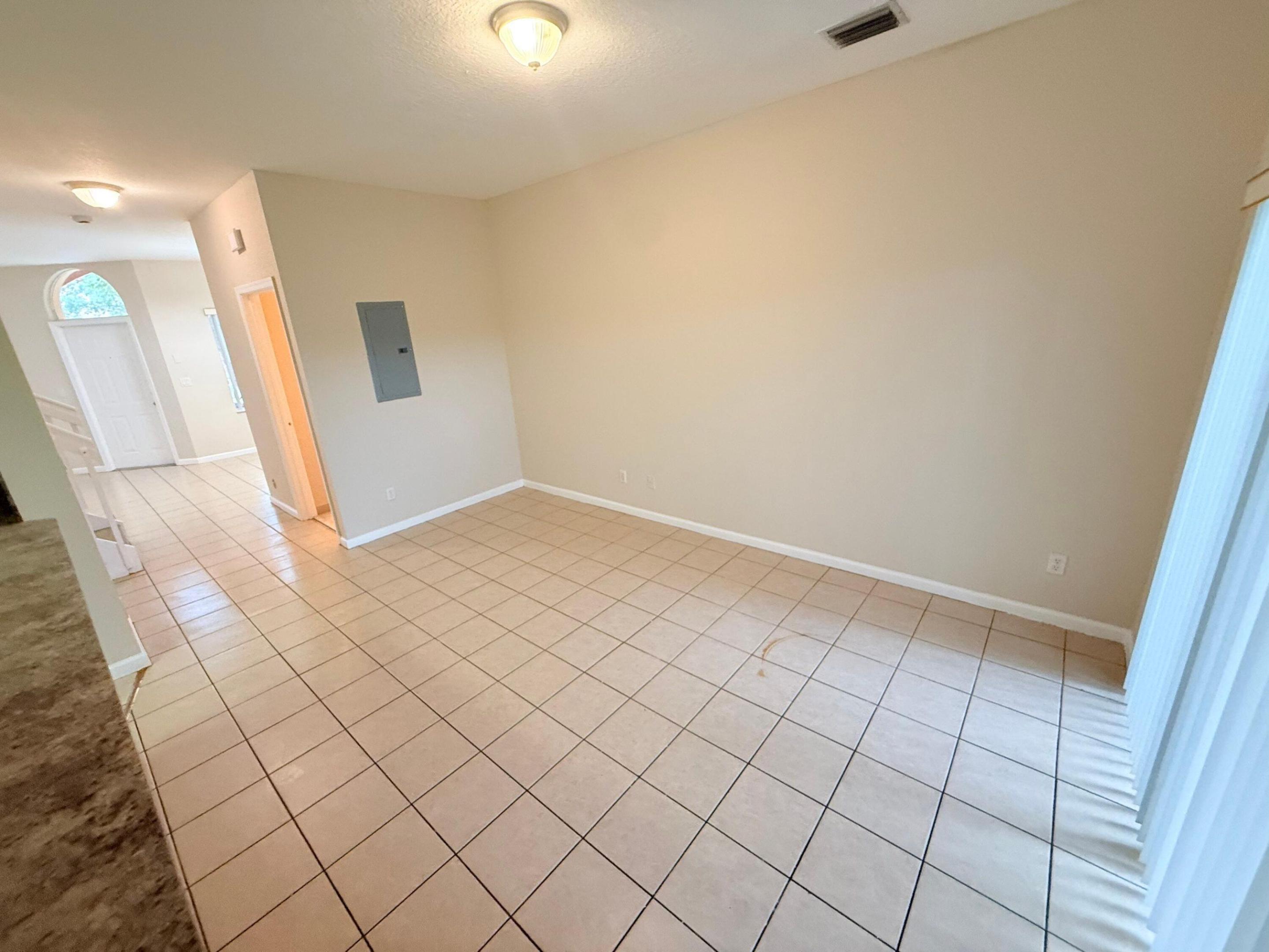 905 N SANTA CATALINA #905, North Lauderdale FL 33068
