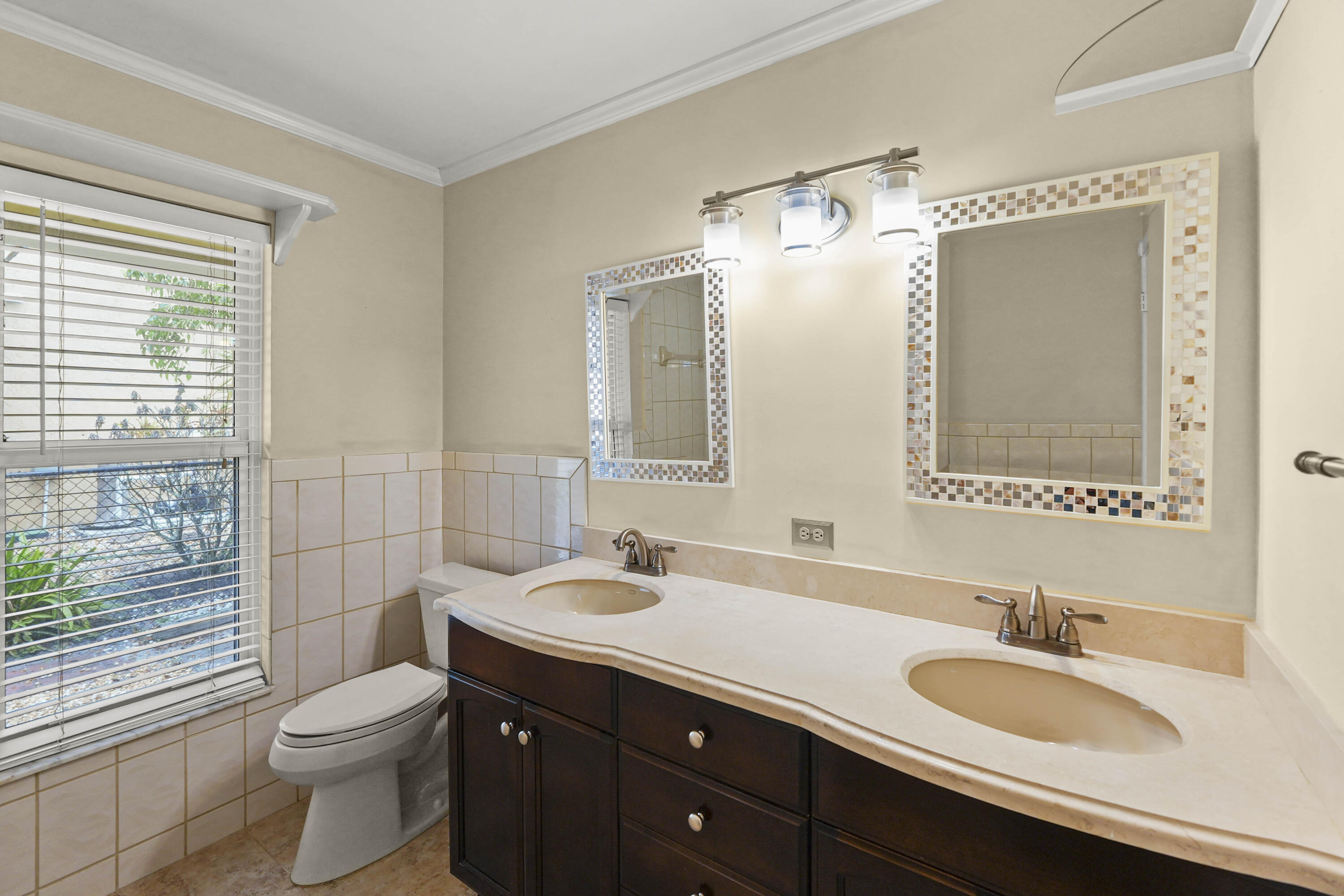9746 SE Landing, Tequesta FL 33469