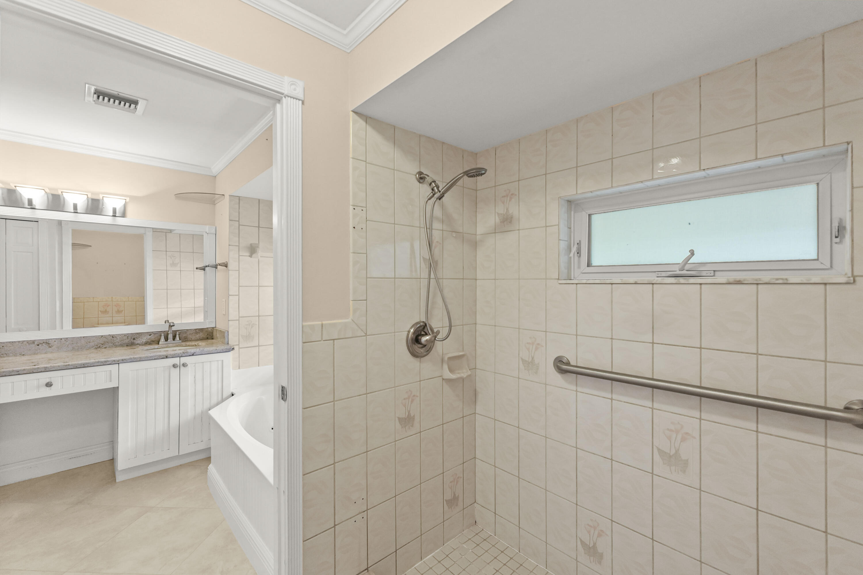9746 SE Landing, Tequesta FL 33469
