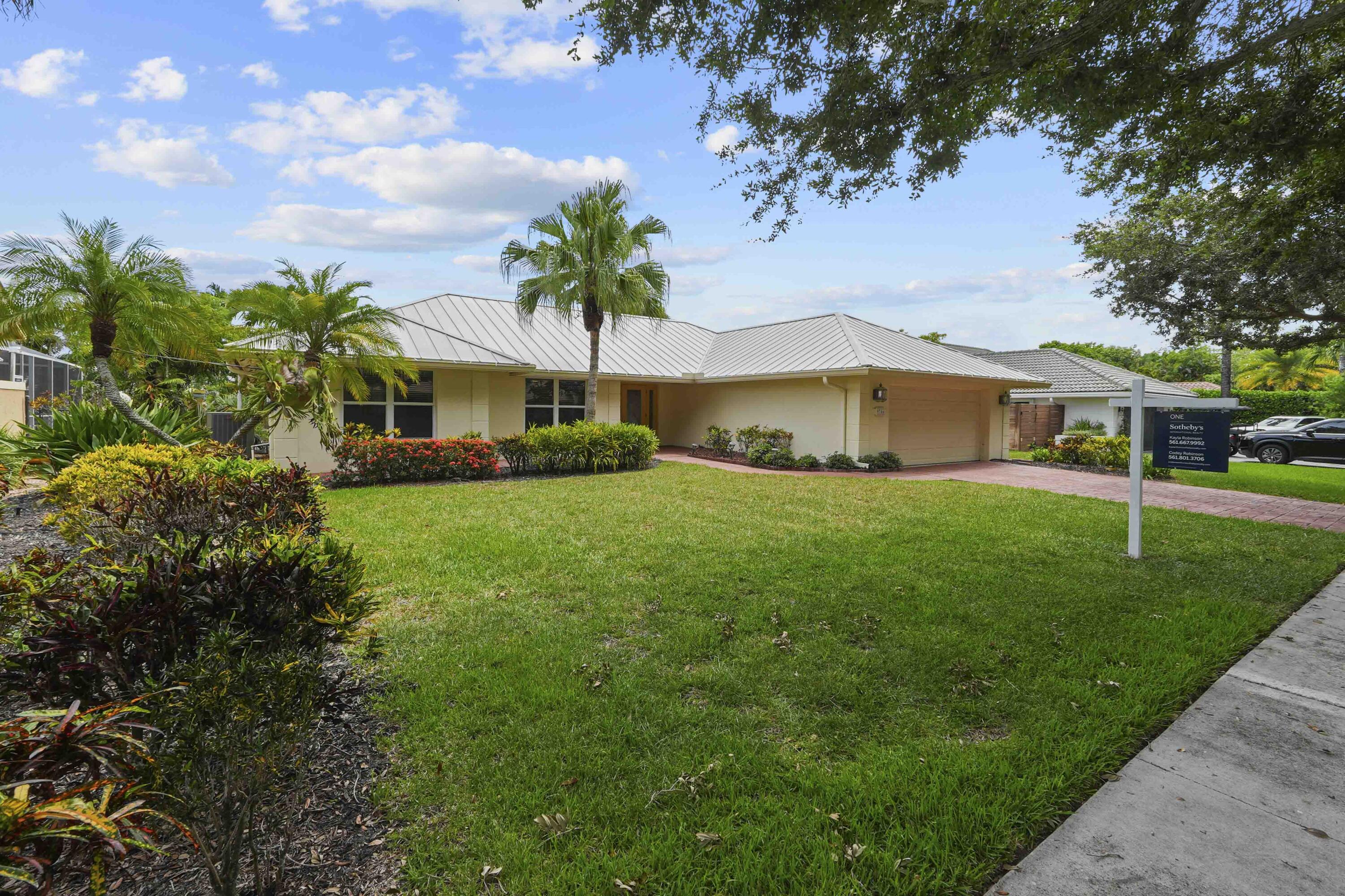 9746 SE Landing, Tequesta FL 33469