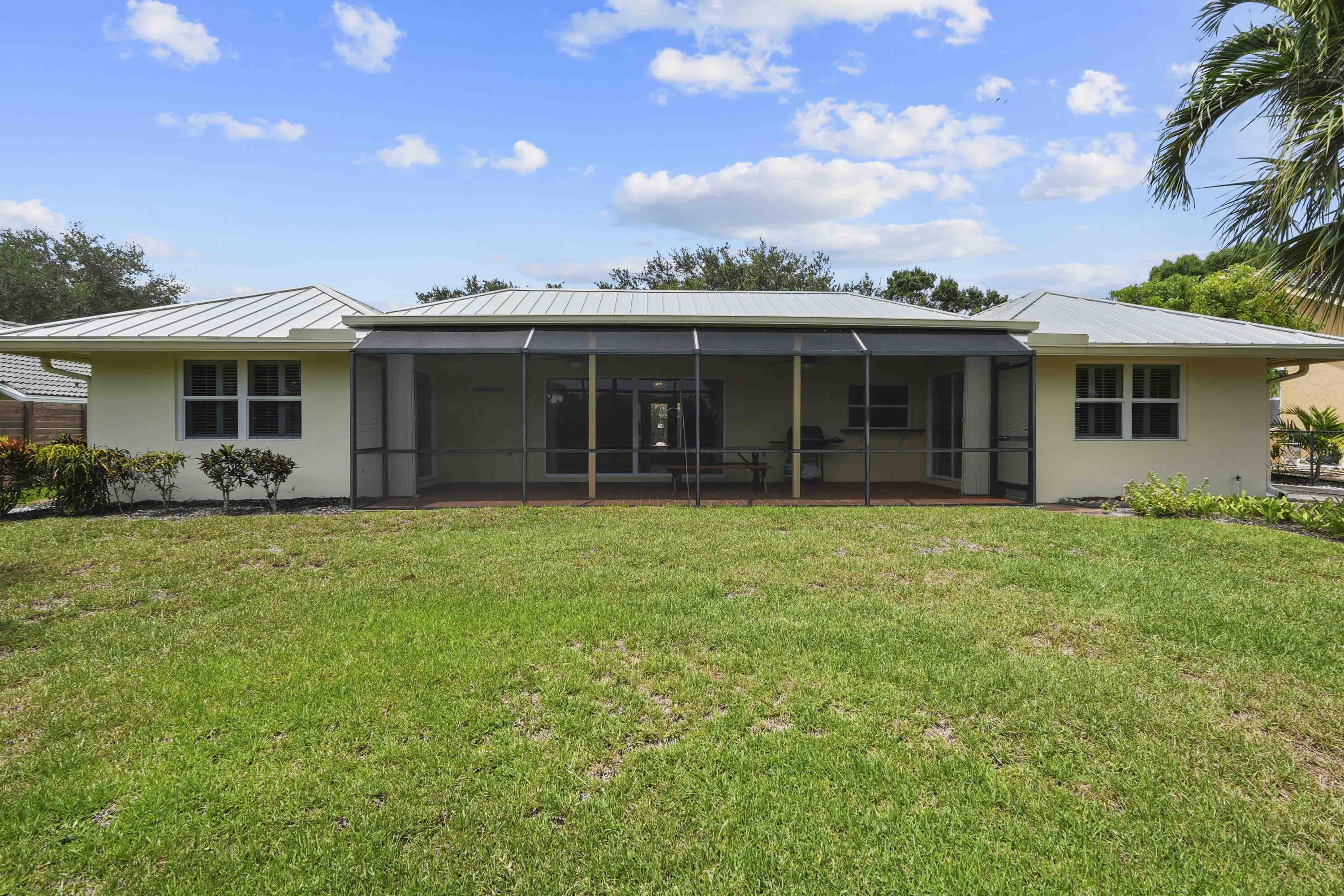 9746 SE Landing, Tequesta FL 33469
