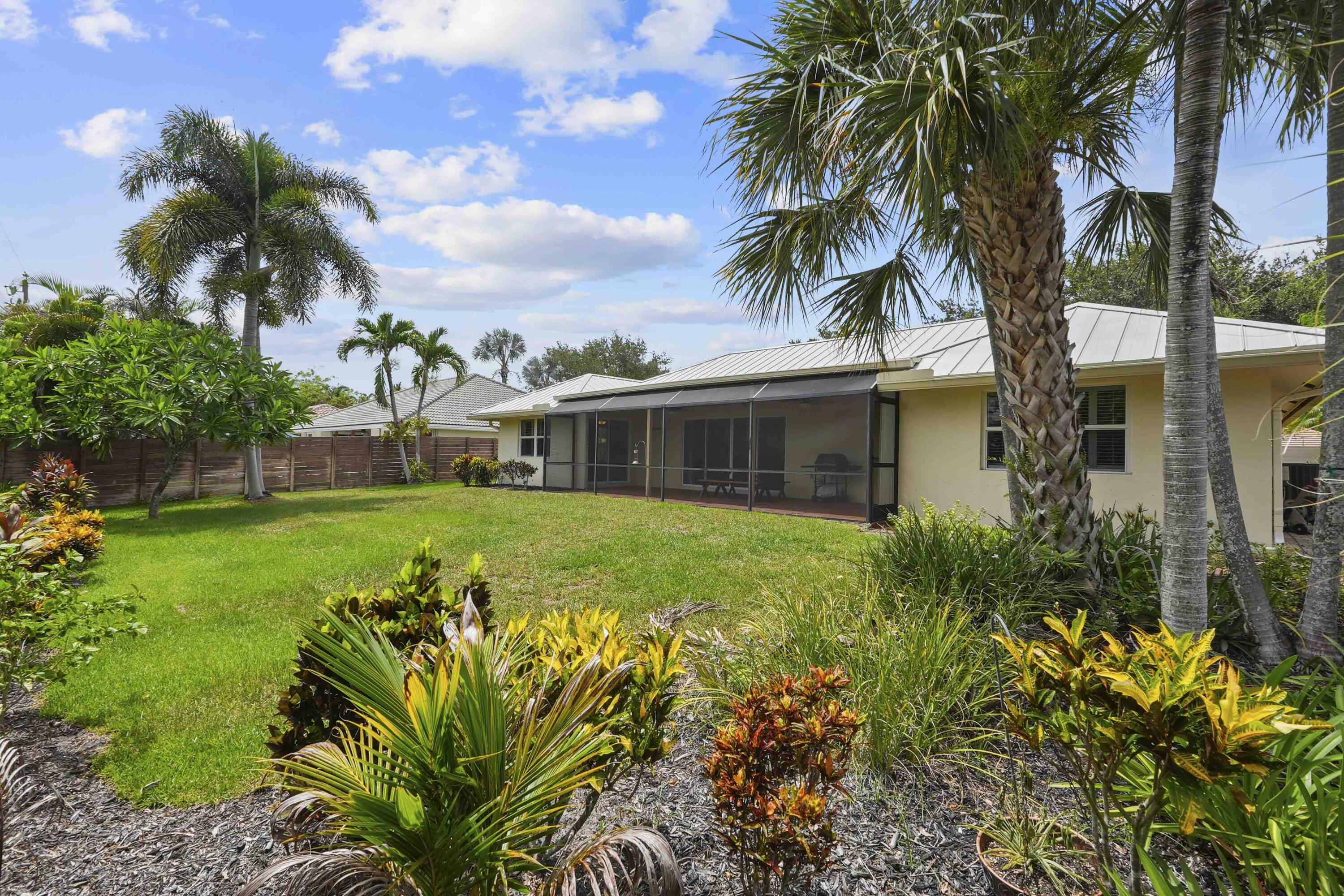 9746 SE Landing, Tequesta FL 33469