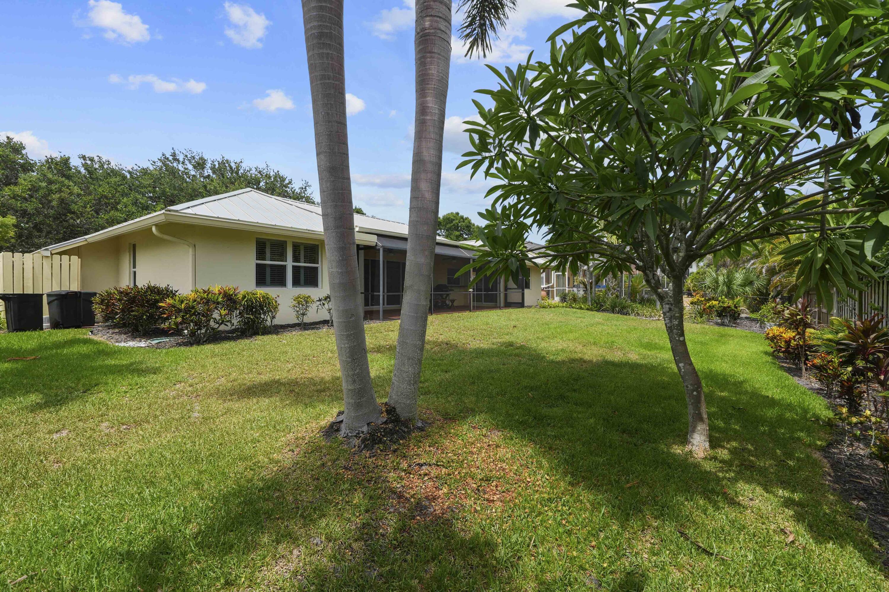 9746 SE Landing, Tequesta FL 33469