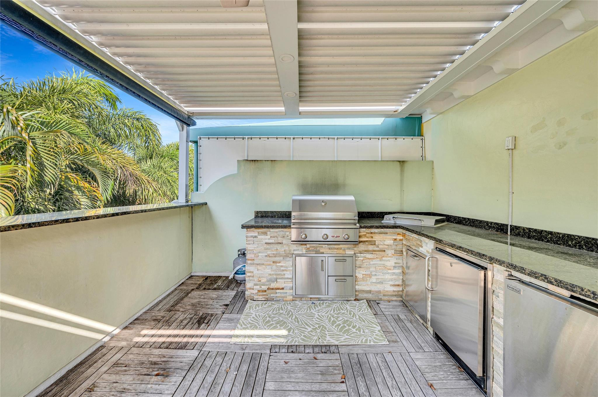 1617 NE 2ND, Fort Lauderdale FL 33301