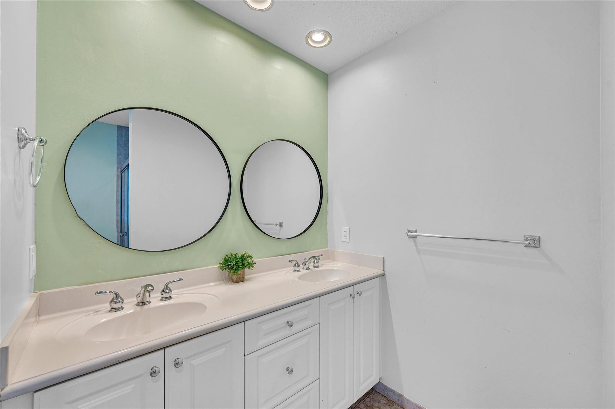 1617 NE 2ND, Fort Lauderdale FL 33301